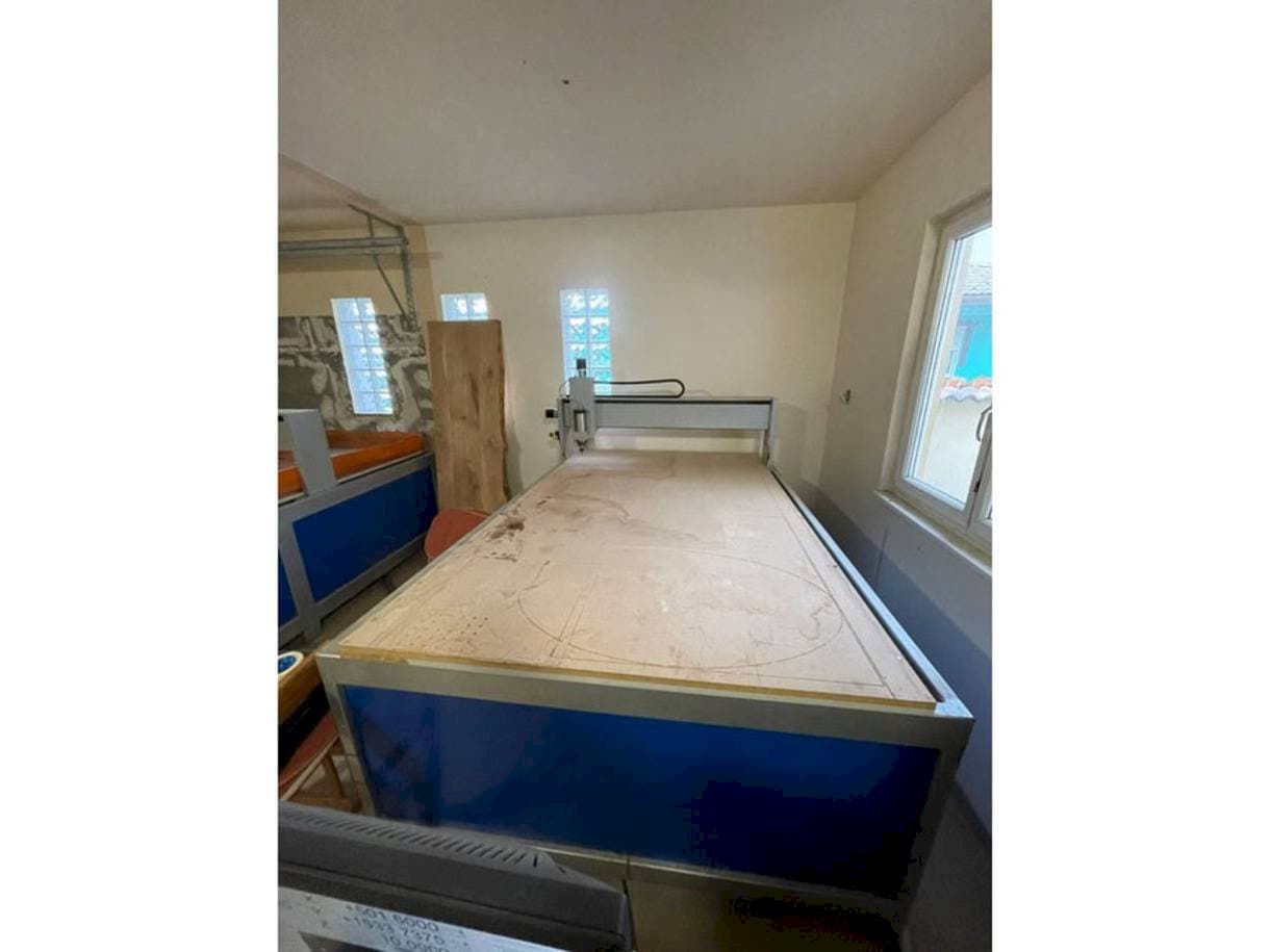 Prikaz  stroja ALTMAN T2  sprijeda