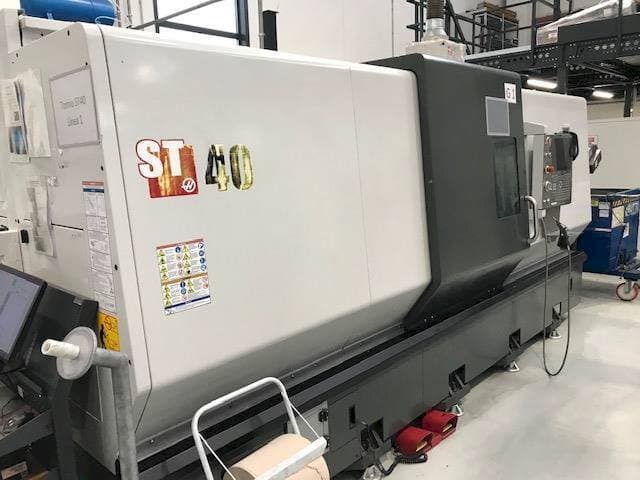Prikaz  stroja HAAS ST40  sprijeda
