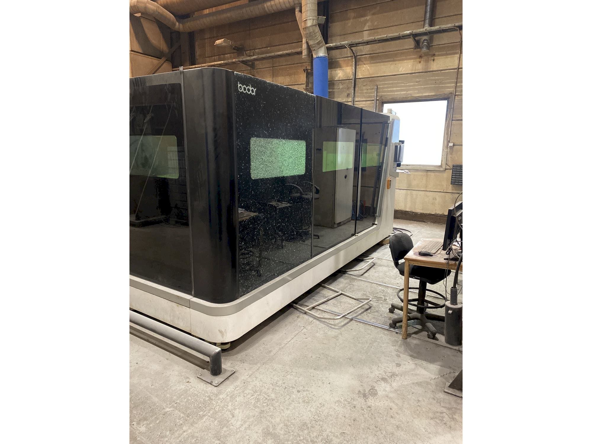 Prikaz  stroja Bodor S2040  sprijeda