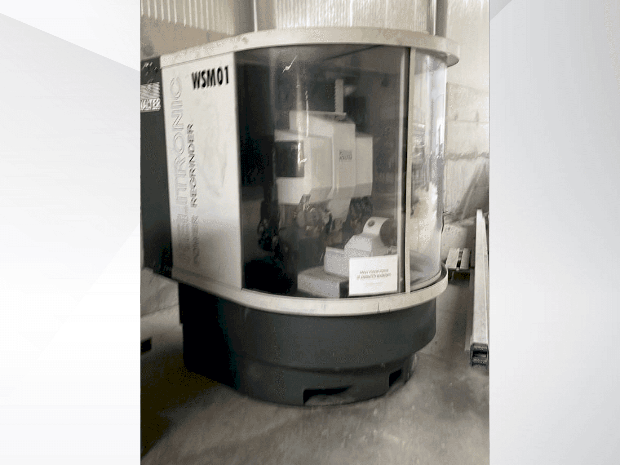 Prikaz  stroja WALTER Helitronic Power Regrinder  sprijeda