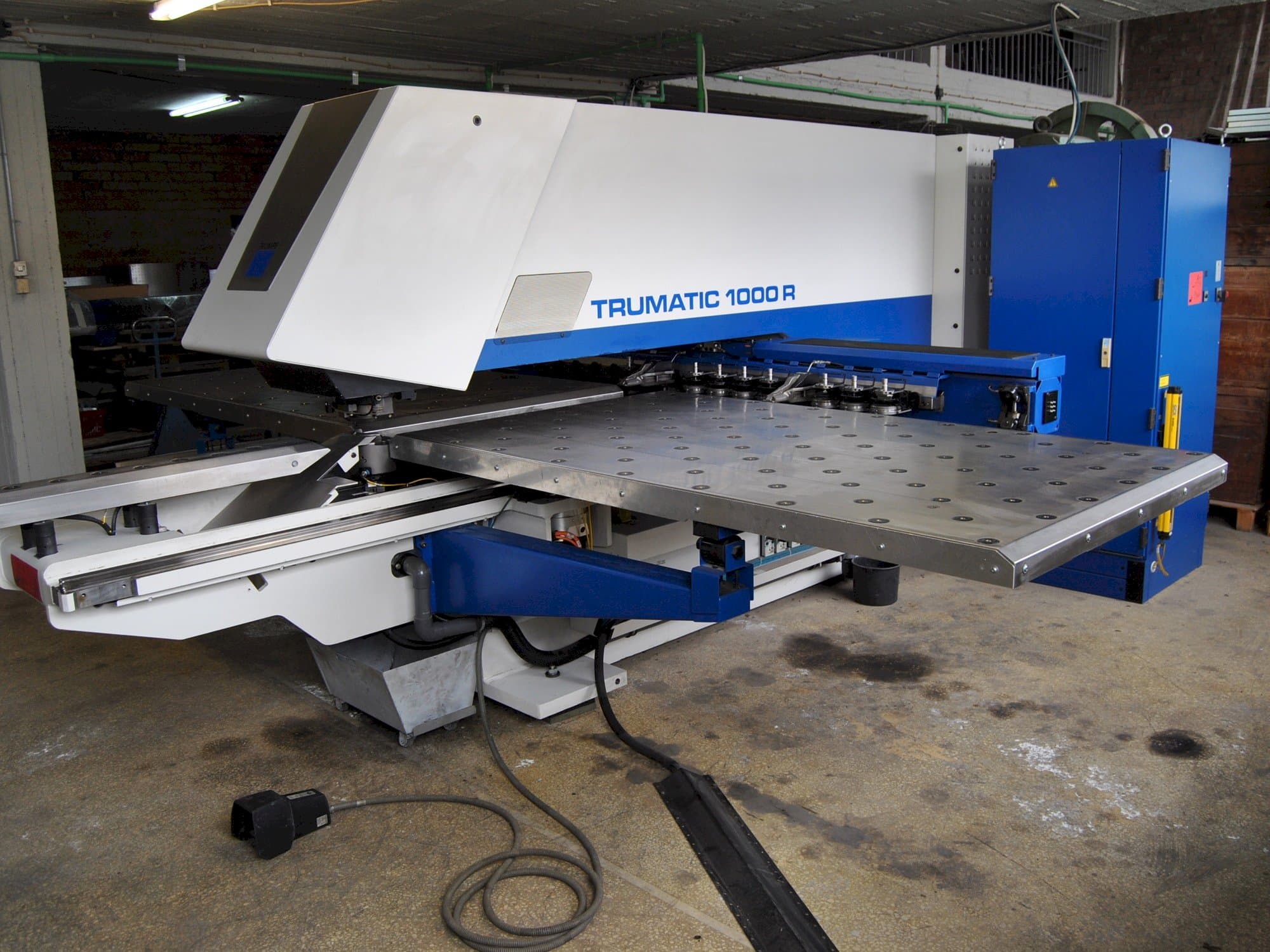 Prikaz  stroja Trumpf Trumatic 1000 R  sprijeda