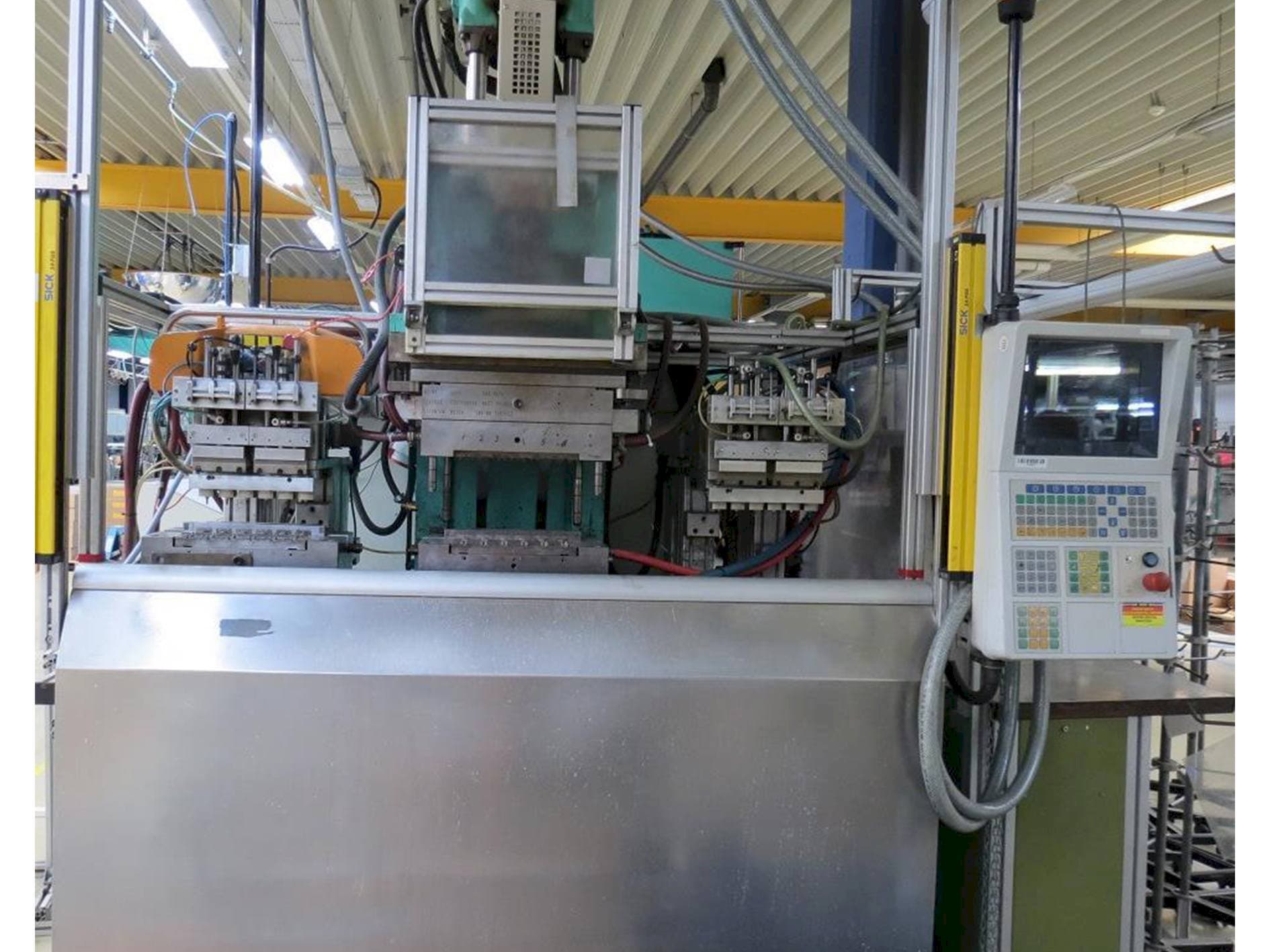 Prikaz  stroja Arburg Allrounder CENTEX 270 C 400-100  sprijeda