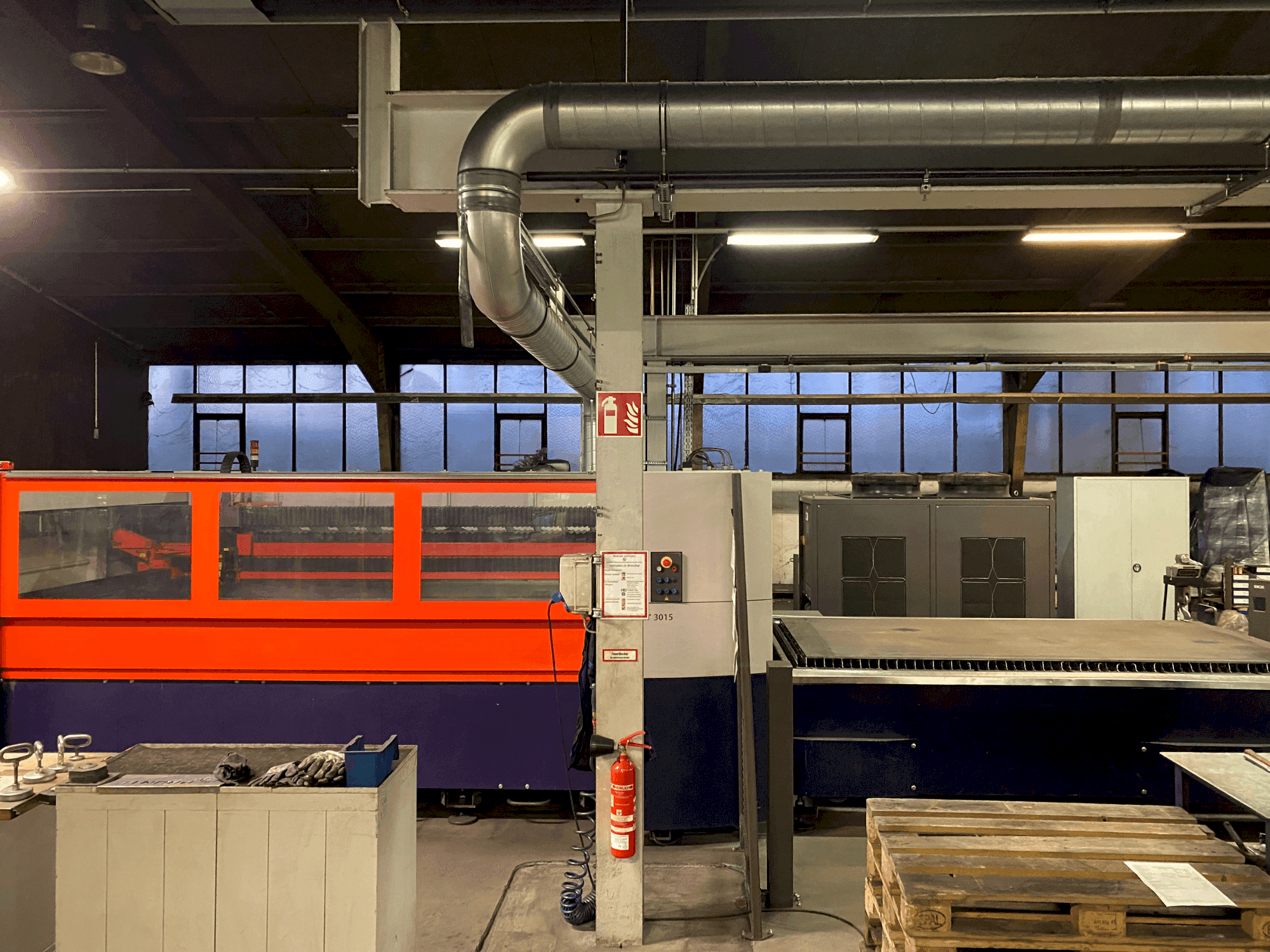 Prikaz  stroja Bystronic Bystar 3015/4400  sprijeda