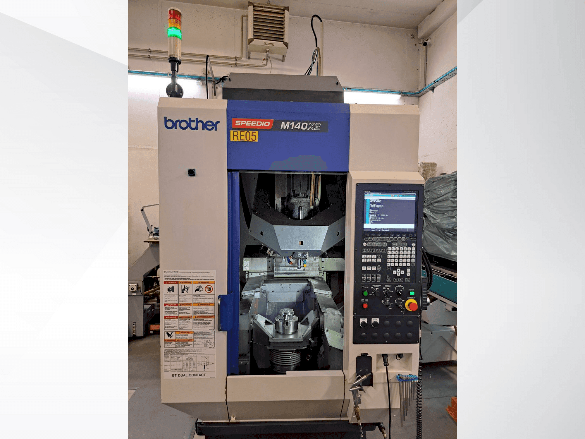 Prikaz  stroja Brother SPEEDIO M140X2  sprijeda