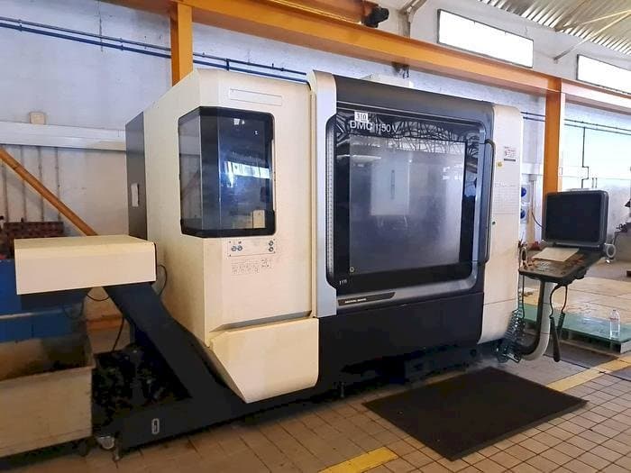Prikaz  stroja DMG MORI DMC 1150V  sprijeda
