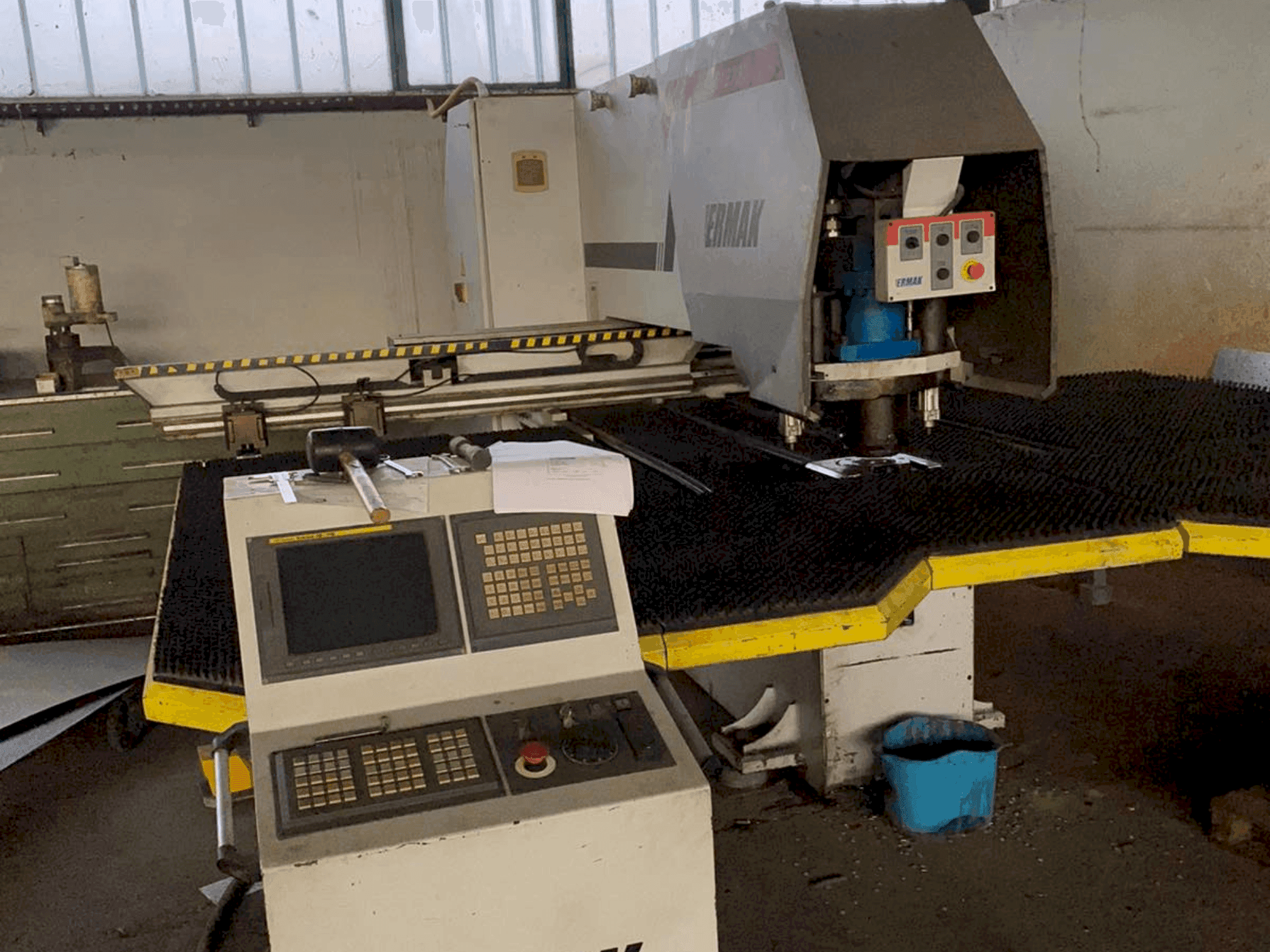 Prikaz  stroja ERMAK EPP 1270 x 30  sprijeda