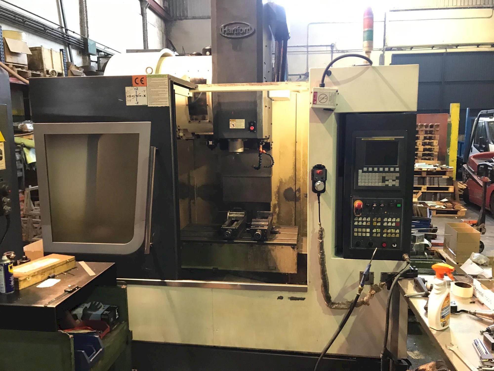 Prikaz  stroja Hartford LG-800  sprijeda