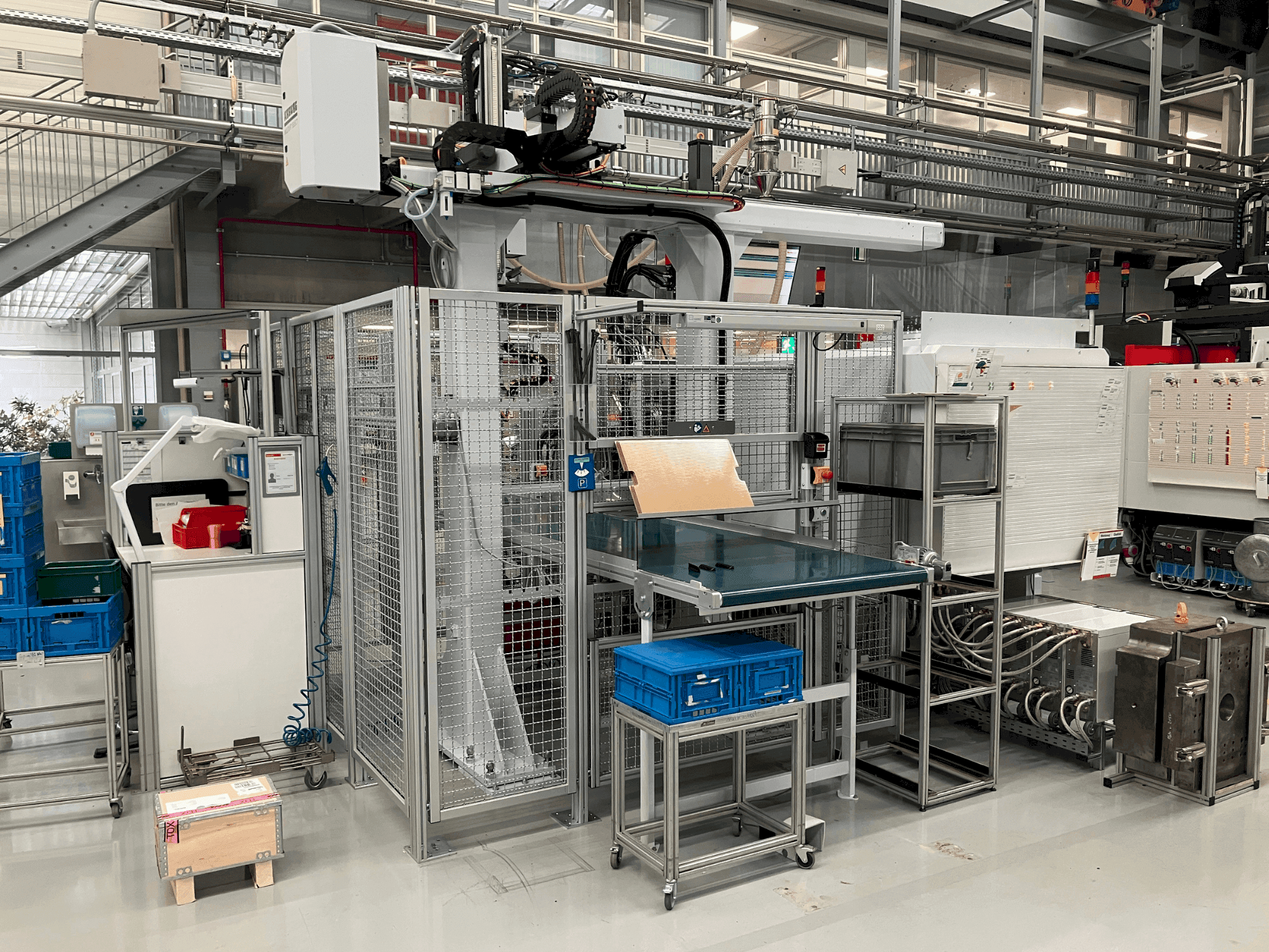 Prikaz  stroja Arburg Allrounder 520 S 1600-400/170  sprijeda