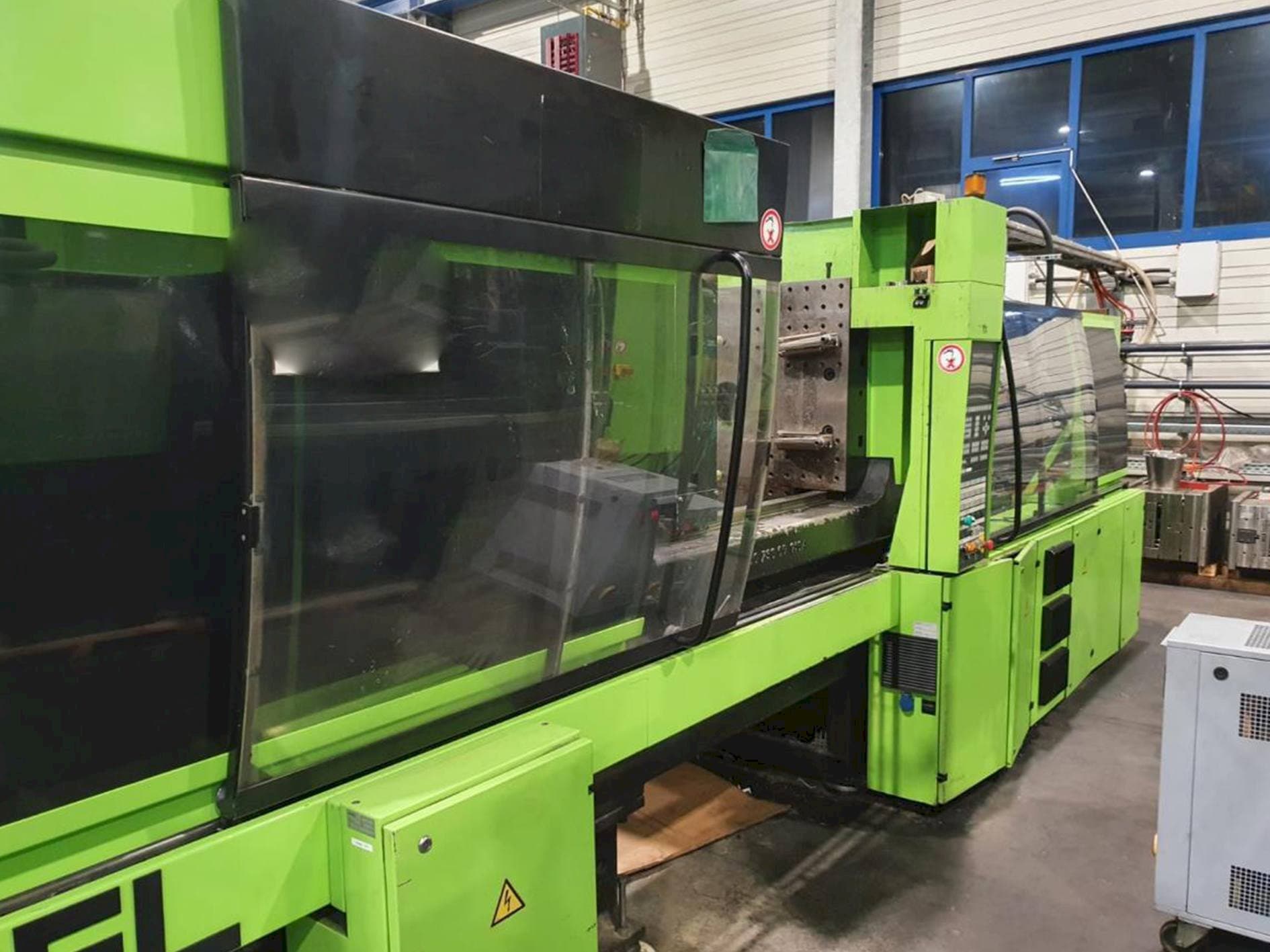 Prikaz  stroja ENGEL Es 1350/250 Hl  sprijeda