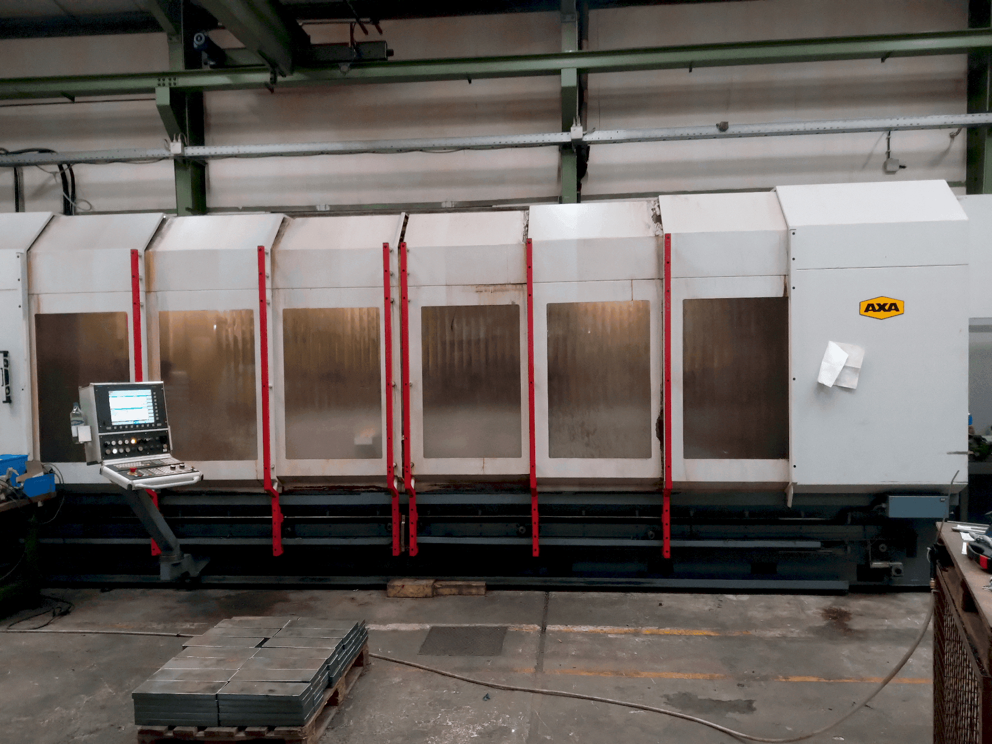 Prikaz  stroja AXA VHC-2-5000-XTS-50  sprijeda