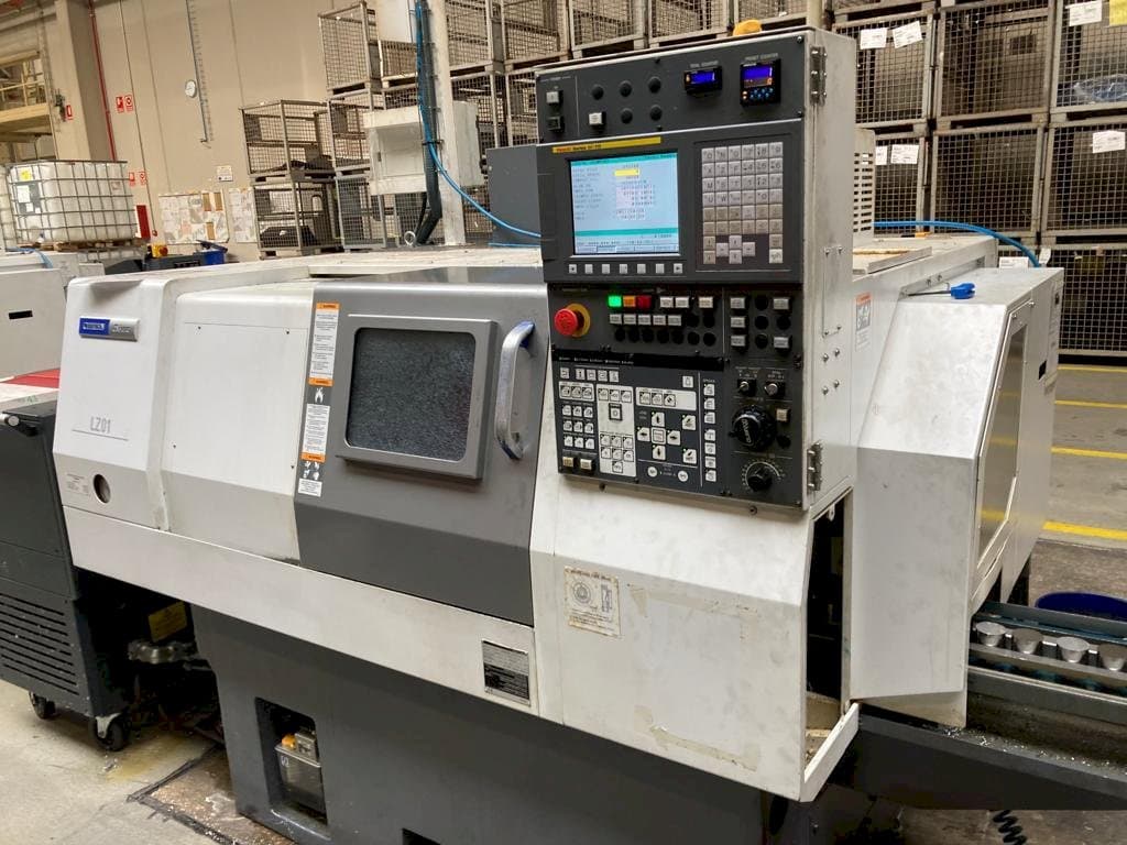 Prikaz  stroja Miyano LZ-01RY2  sprijeda