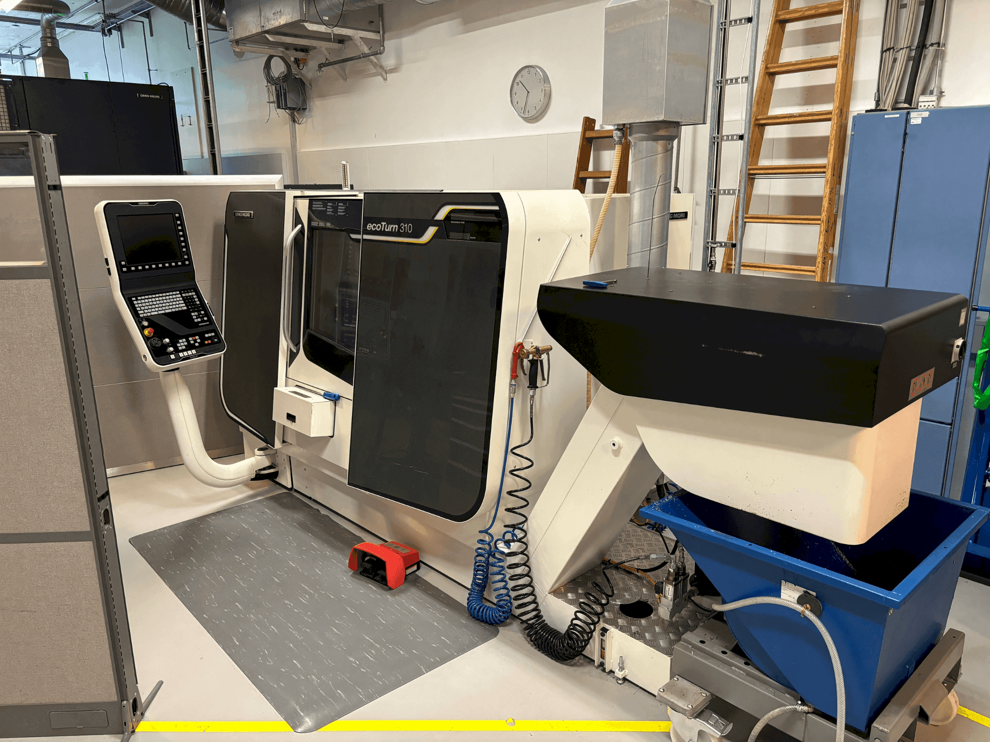 Prikaz  stroja DMG MORI ECOTURN 310 V3  sprijeda