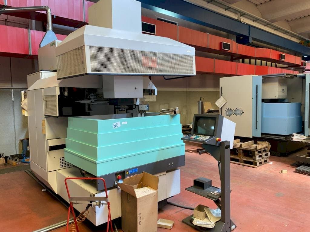 Prikaz  stroja AGIE AGIETRON INTEGRAL 3  sprijeda