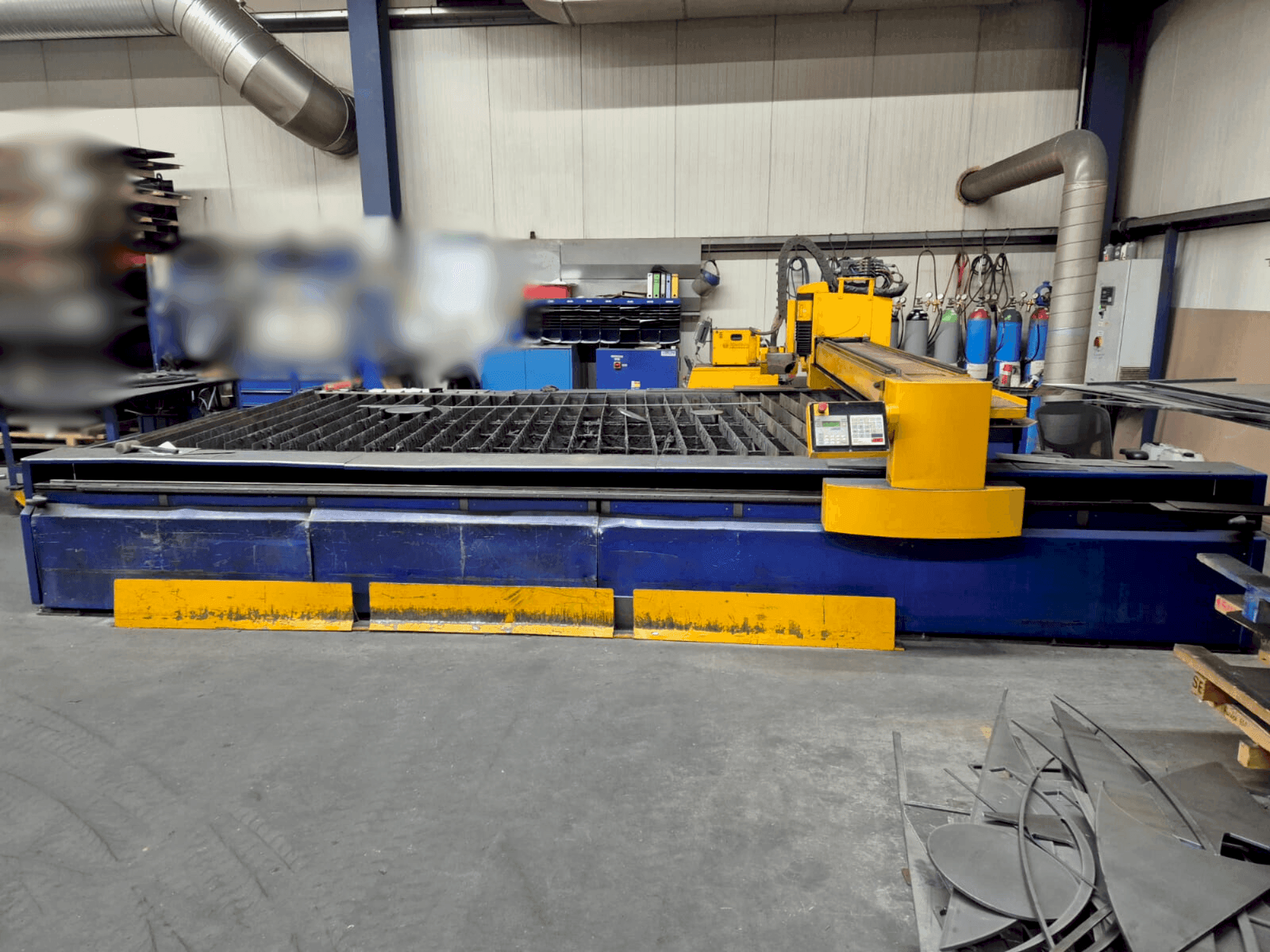 Prikaz  stroja MicroStep SPL-P 4501.25  sprijeda