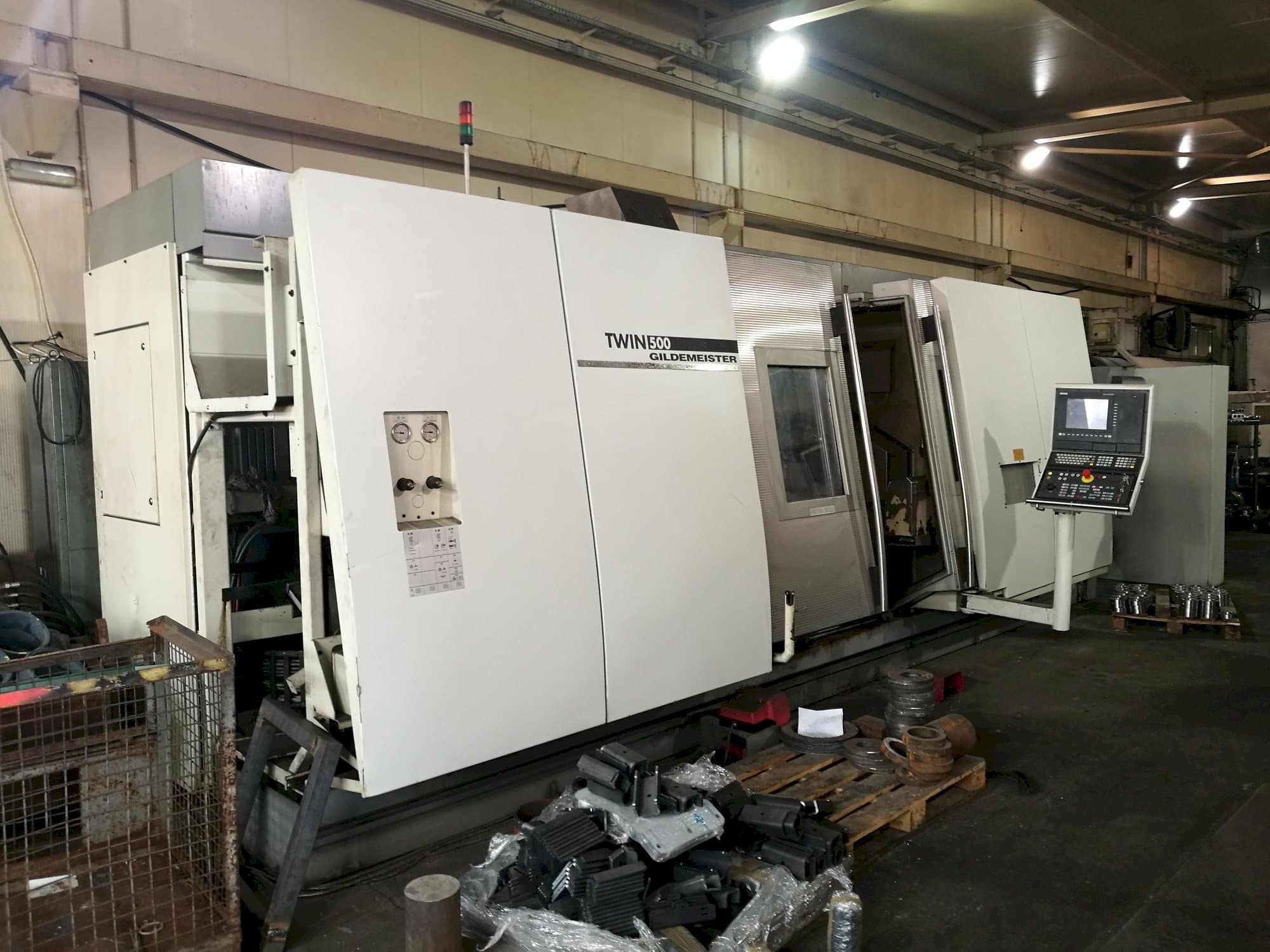 Prikaz  stroja Gildemeister TWIN 500  sprijeda