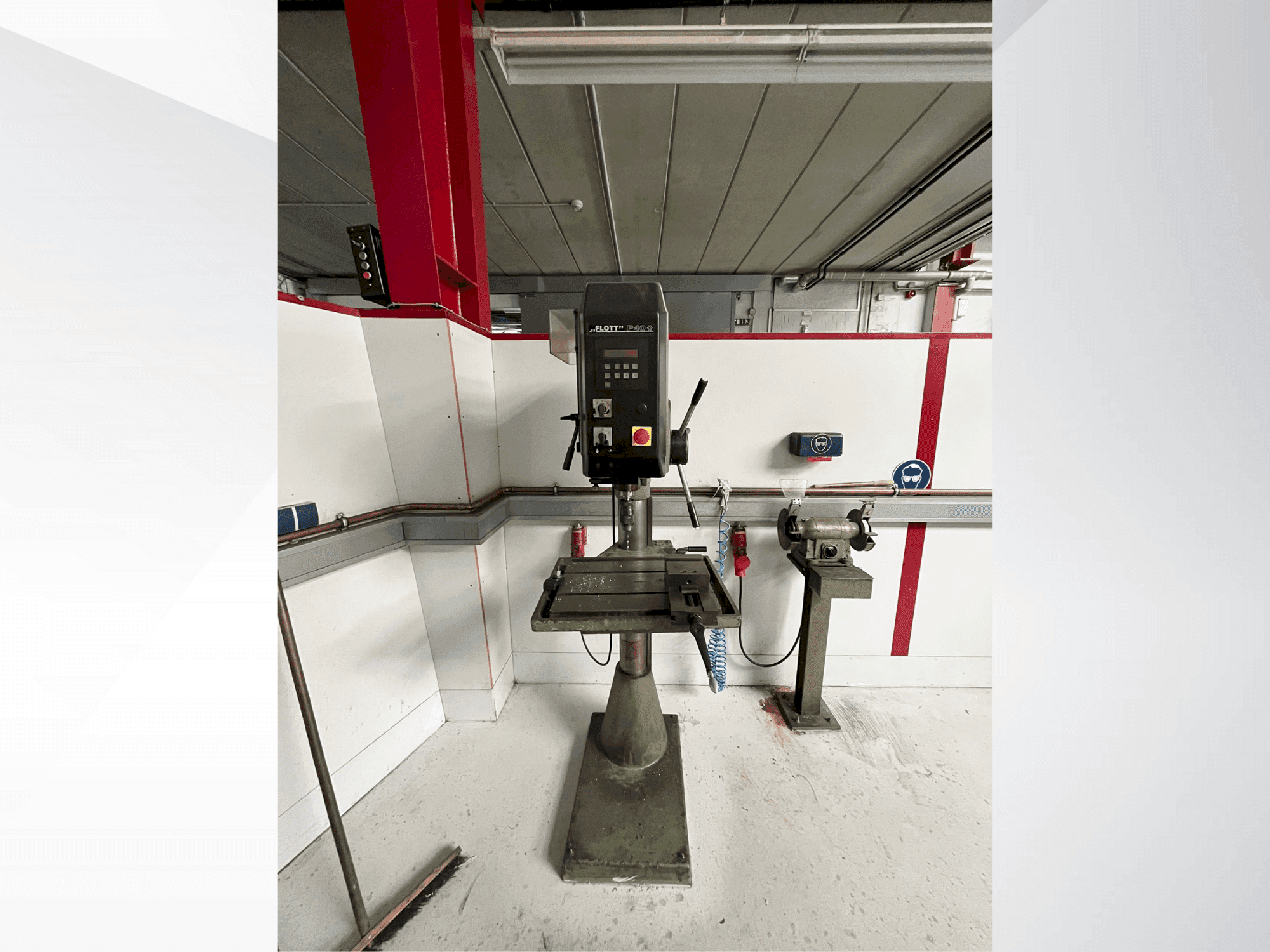 Prikaz  stroja Hahn+Kolb Flott P40  sprijeda