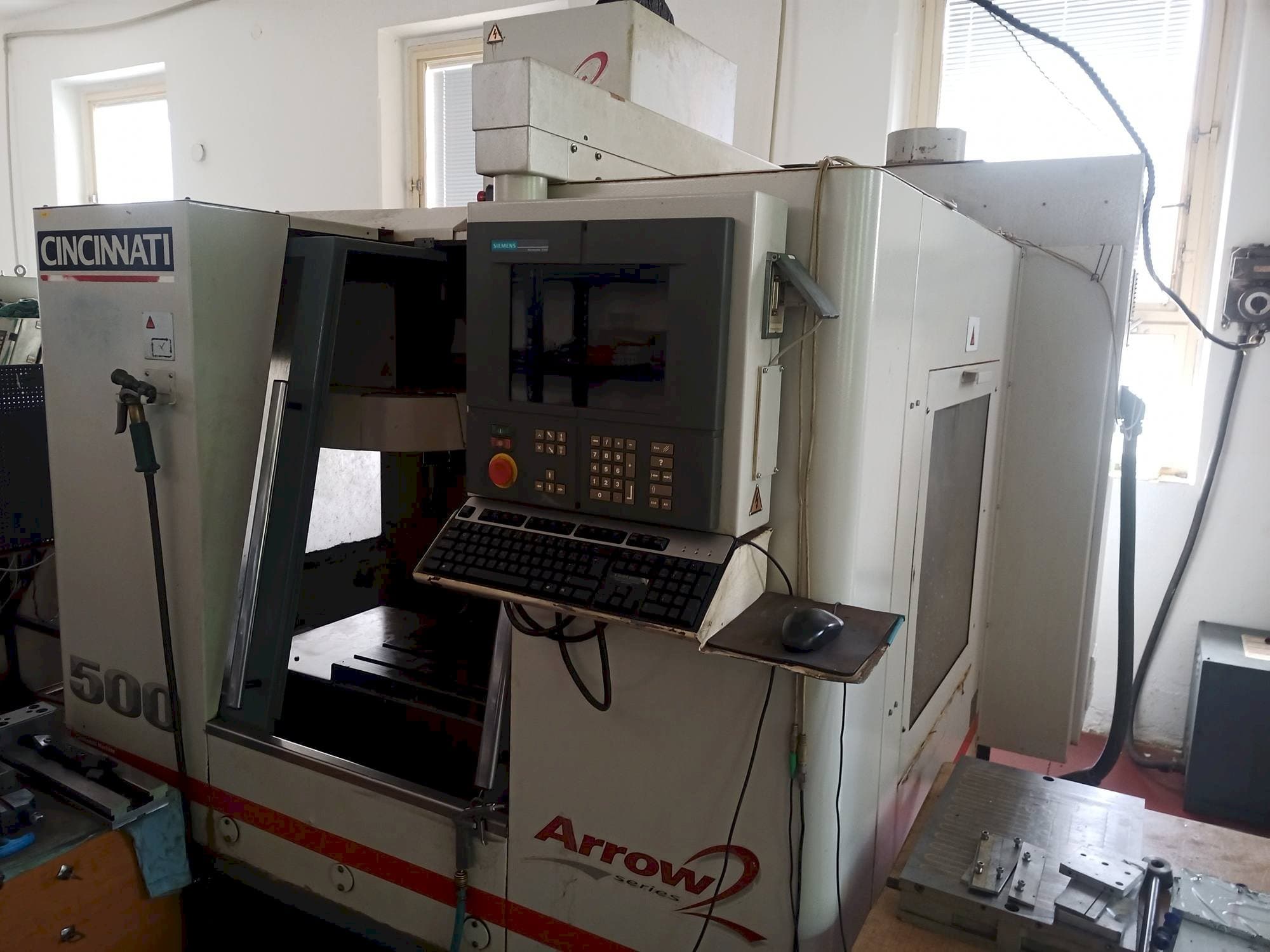 Prikaz  stroja Cincinnati Arrow 2  sprijeda