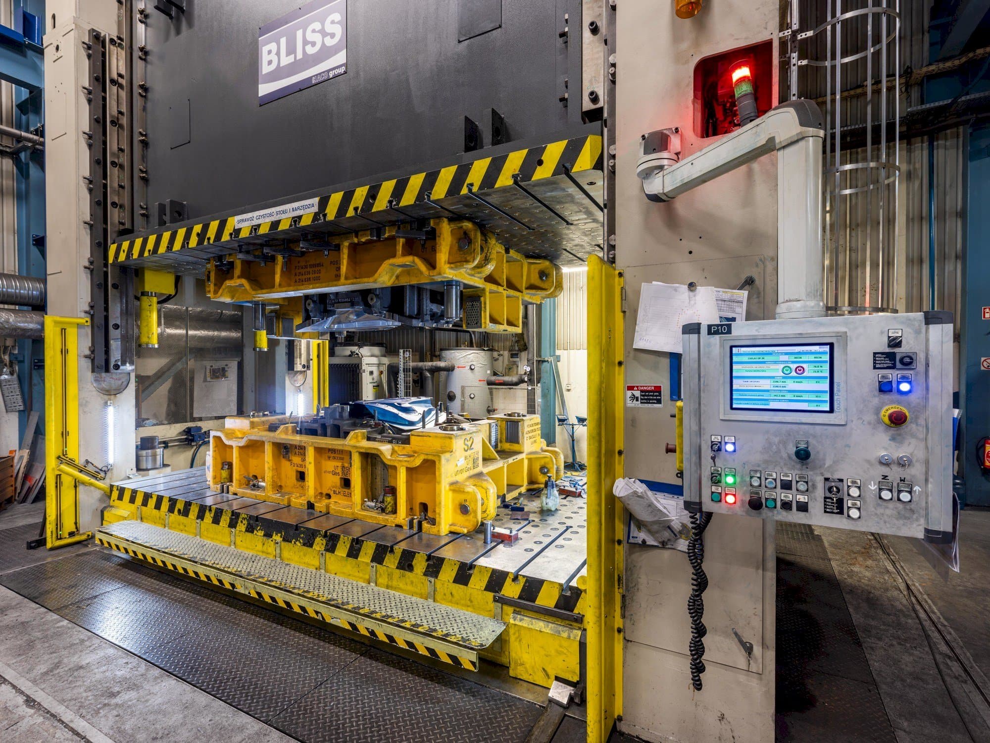 Prikaz  stroja BLISS-BRET PHD 1500  sprijeda