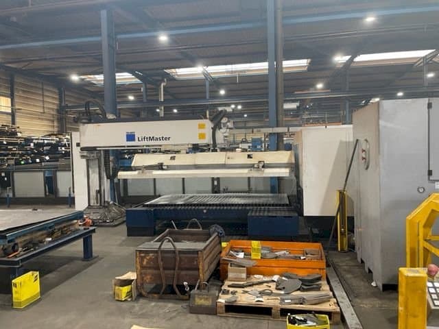 Prikaz  stroja Trumpf Trulaser 3030  sprijeda