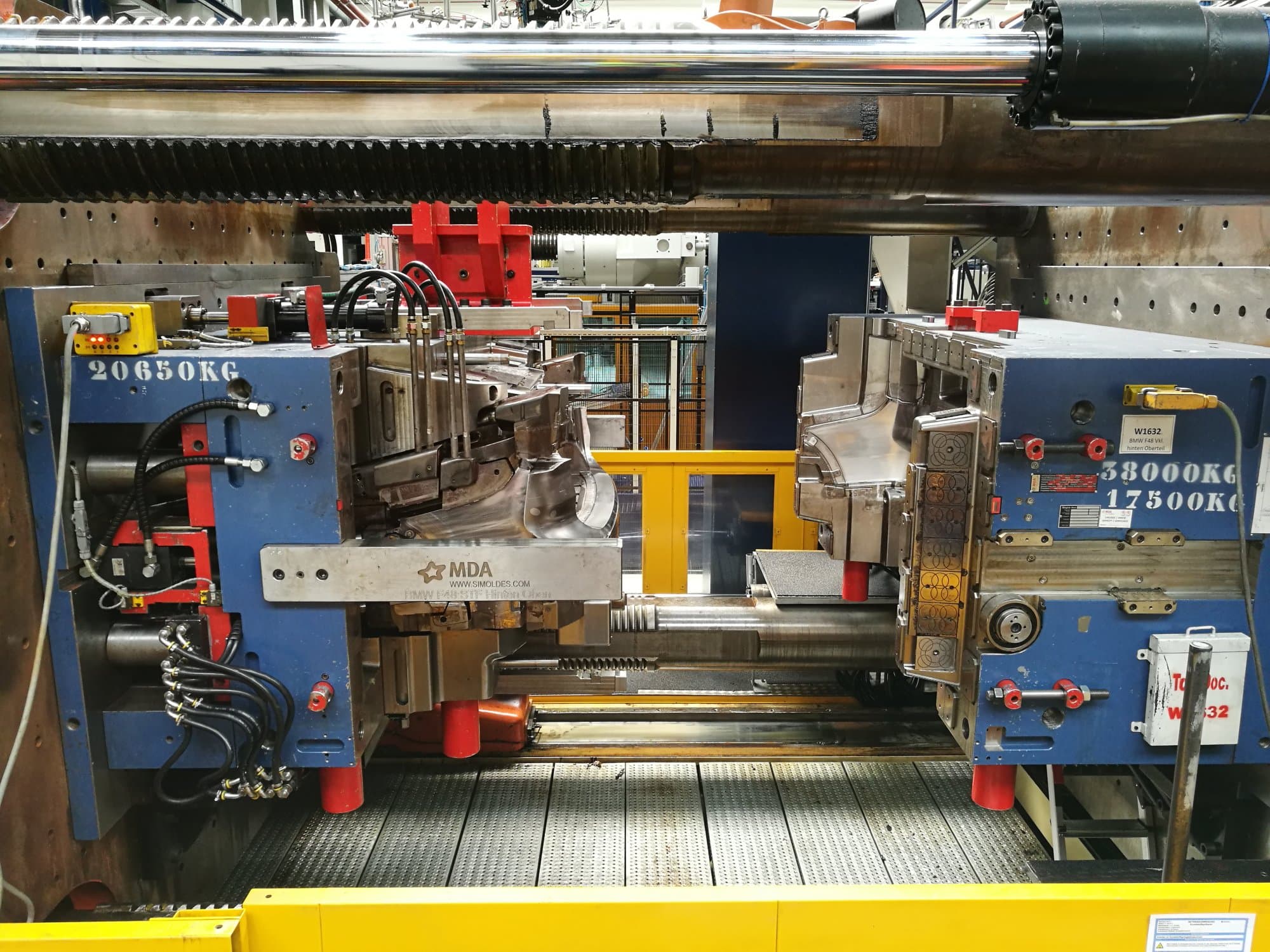 Prikaz  stroja Husky E 3650 RS 170/155 sprijeda