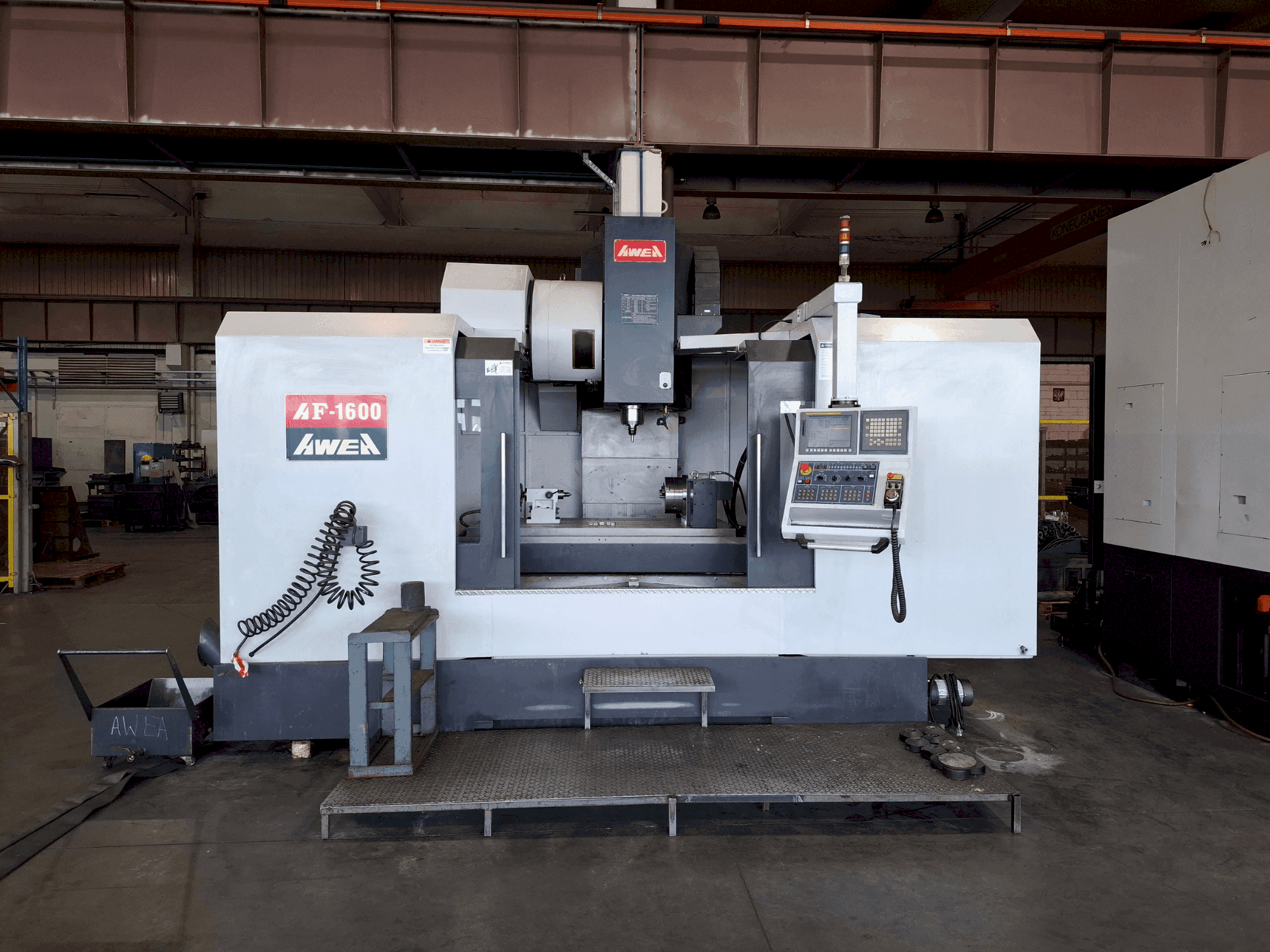 Prikaz  stroja AWEA AF-1600  sprijeda