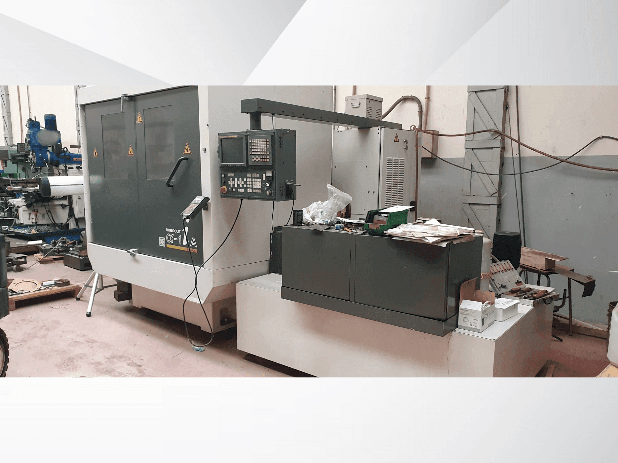 Prikaz  stroja FANUC Aplha-1iA  sprijeda