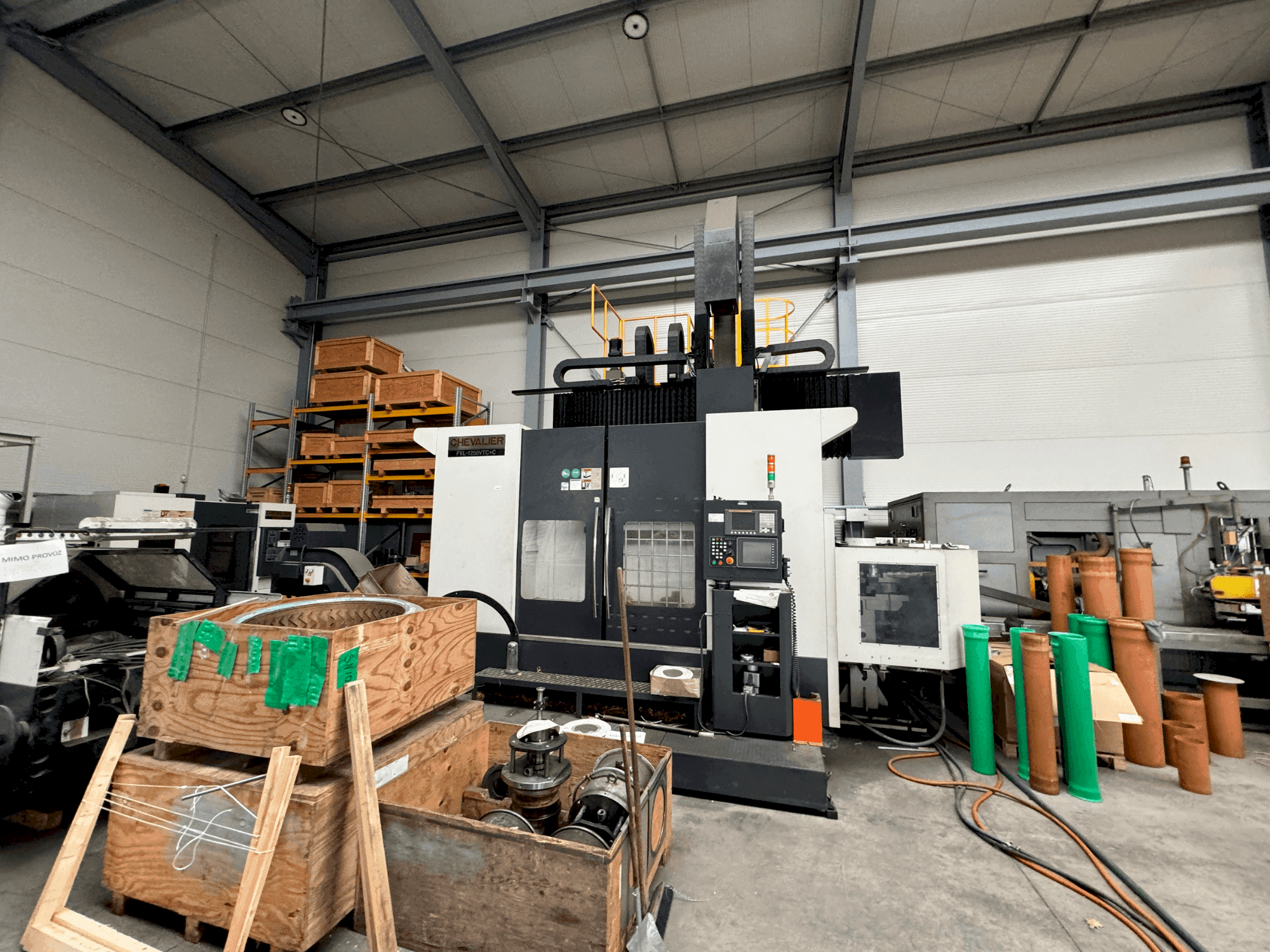 Prikaz  stroja Chevalier FVL-1250VTC+C  sprijeda