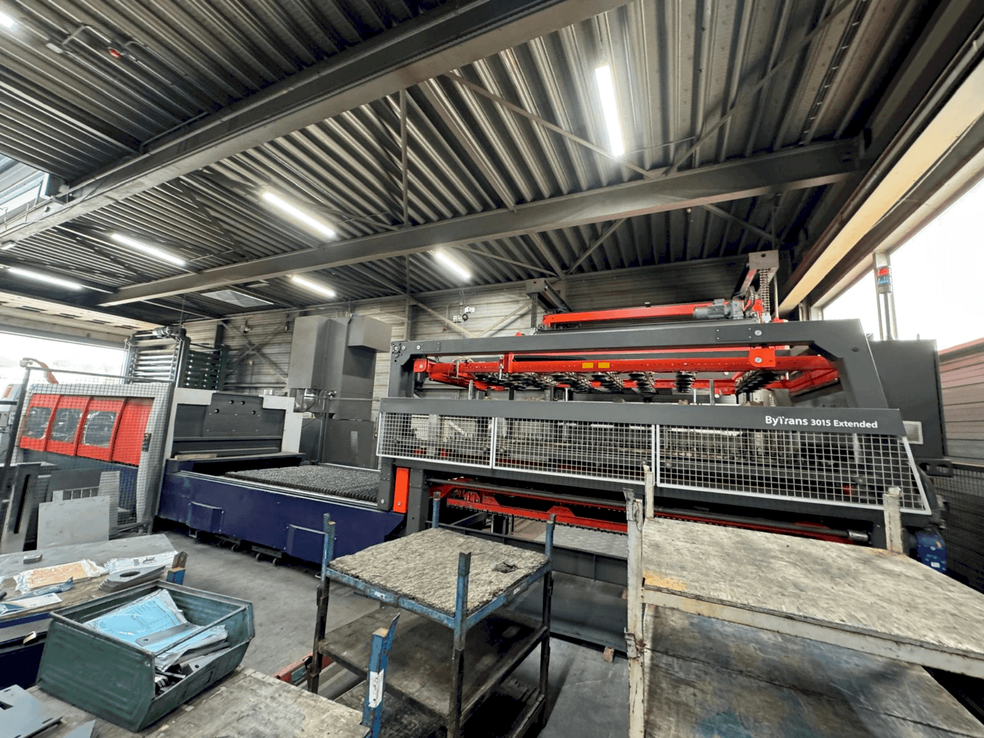 Prikaz  stroja Bystronic Bytower 3015 + Bytrans Extended 3015  sprijeda