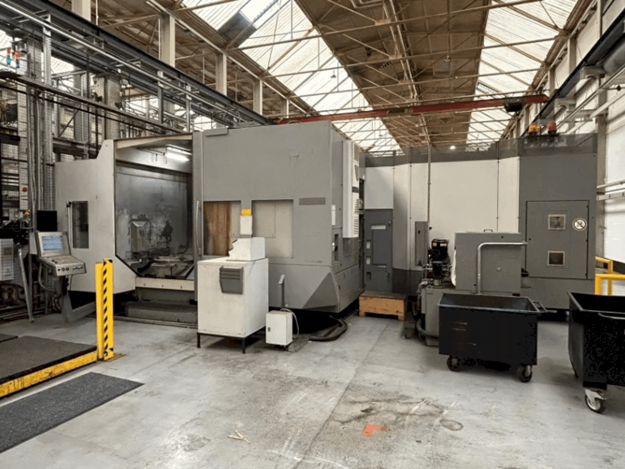 Prikaz  stroja DMG DMC 100 H  sprijeda