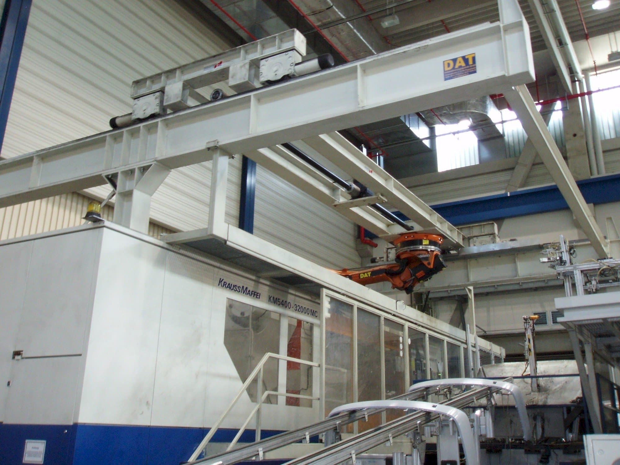 Prikaz  stroja Krauss Maffei 5400-32000 MC  sprijeda