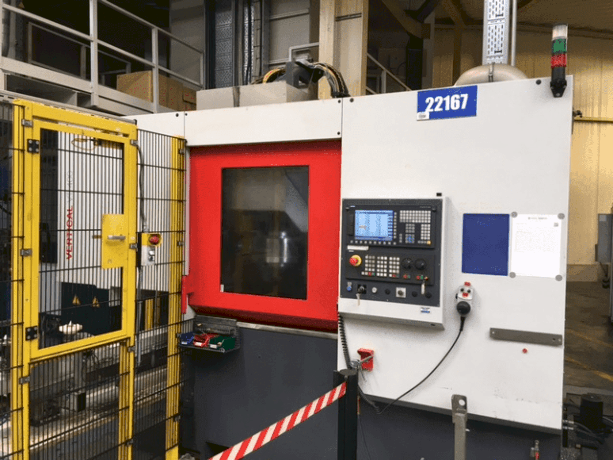 Prikaz  stroja EMCO VT 400  sprijeda