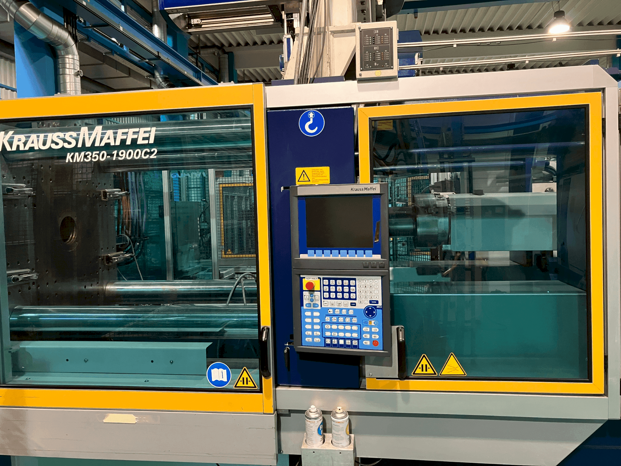 Prikaz  stroja Krauss Maffei KM350  sprijeda