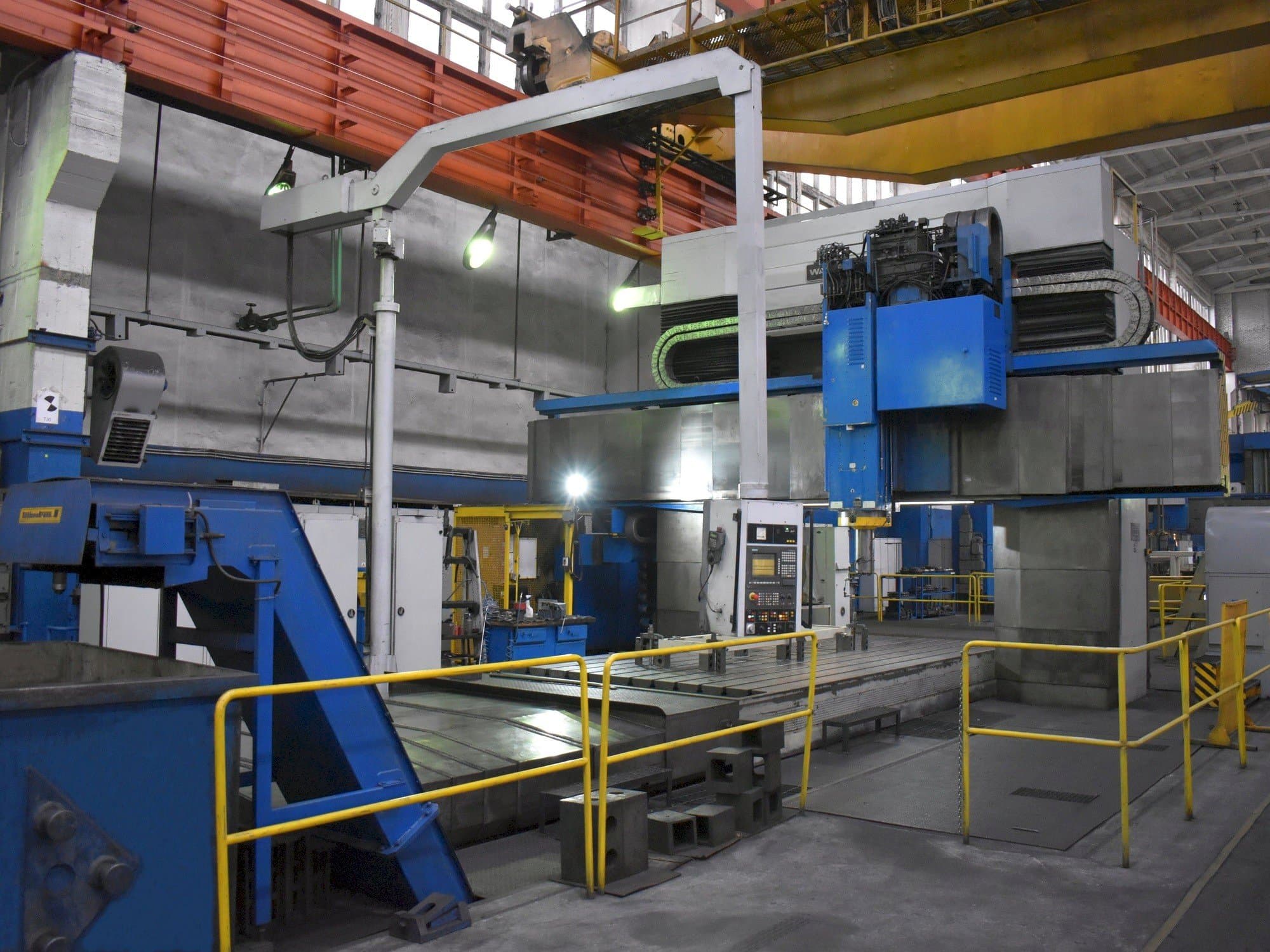 Prikaz  stroja WALDRICH COBURG 17S 10FP 300 NC  sprijeda