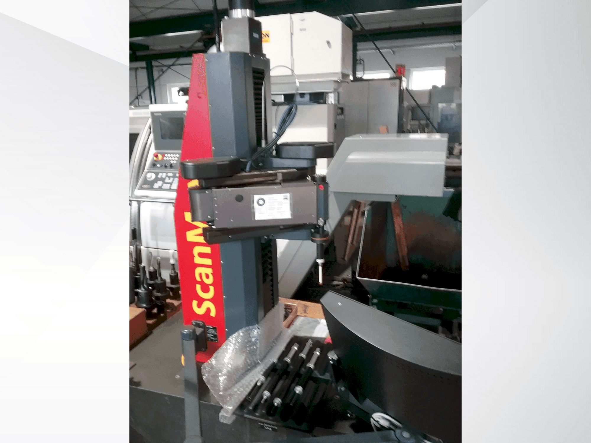 Prikaz  stroja ZEISS ScanMax  sprijeda