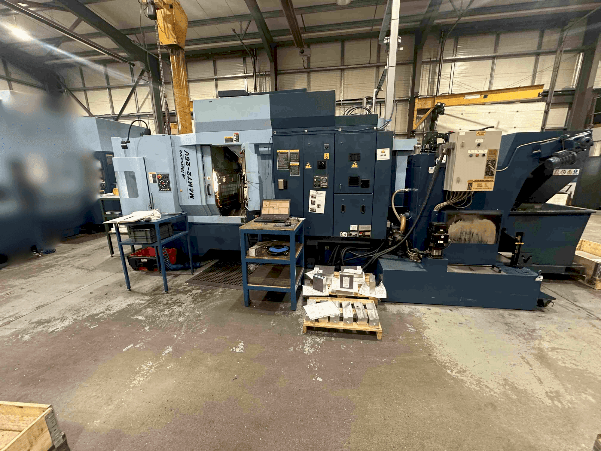 Prikaz  stroja Matsuura MAM72-25V  sprijeda