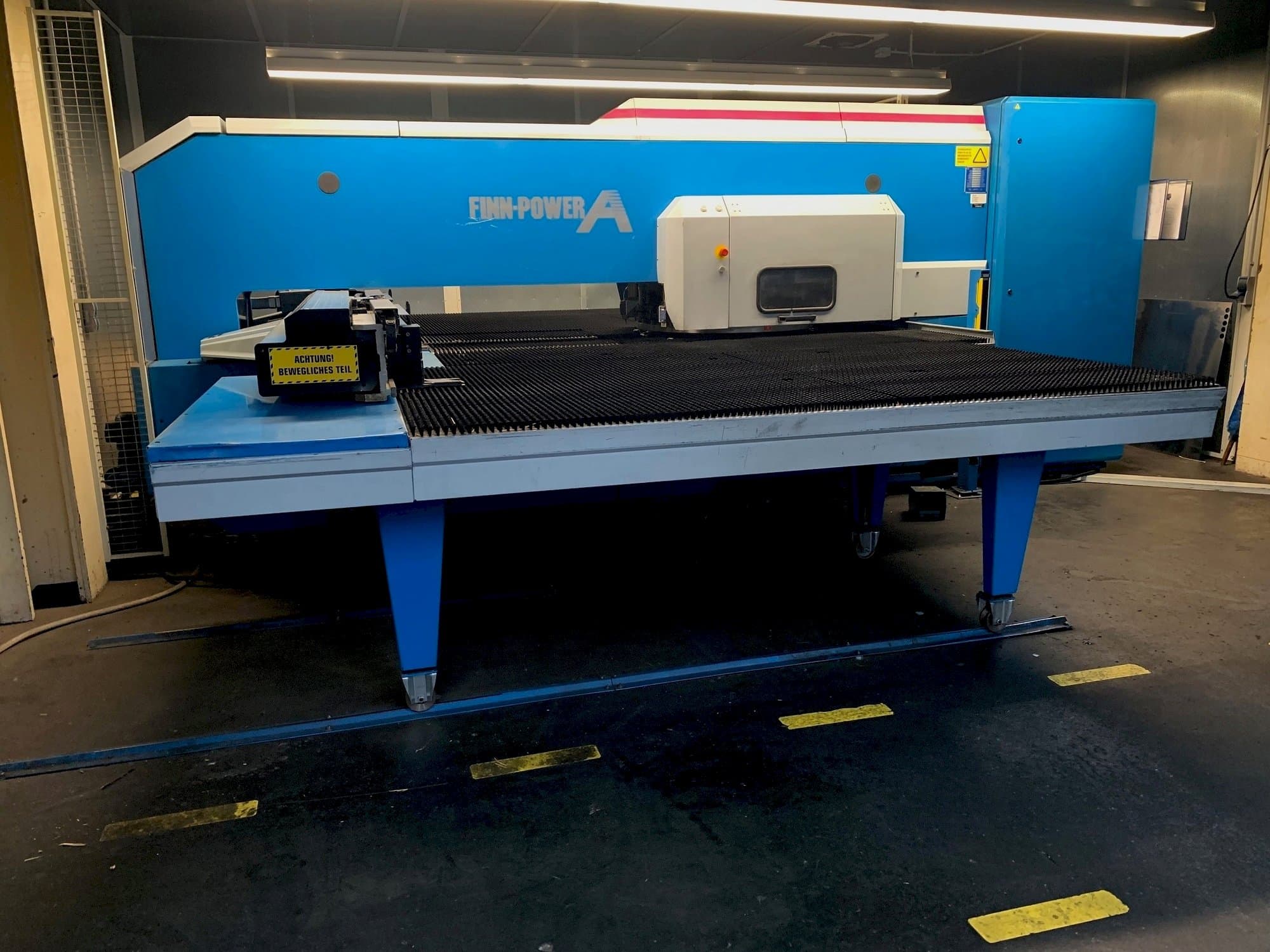 Prikaz  stroja Finn-Power A5 SV  sprijeda