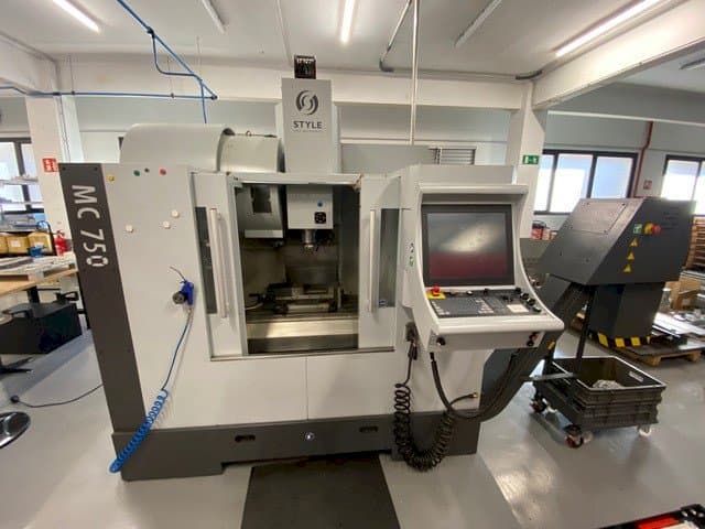 Prikaz  stroja STYLE MC 750  sprijeda