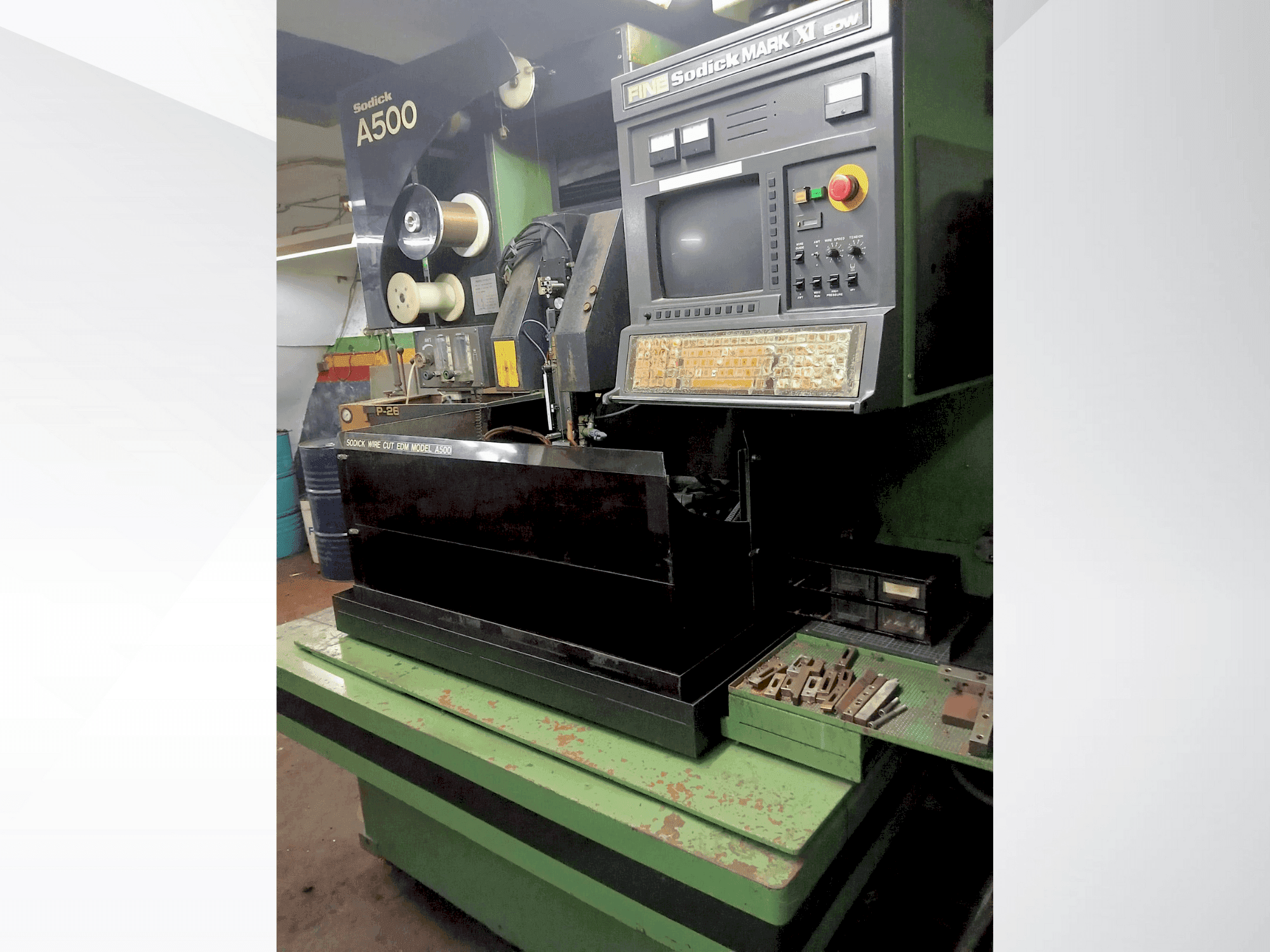 Prikaz  stroja Sodick A 500  sprijeda