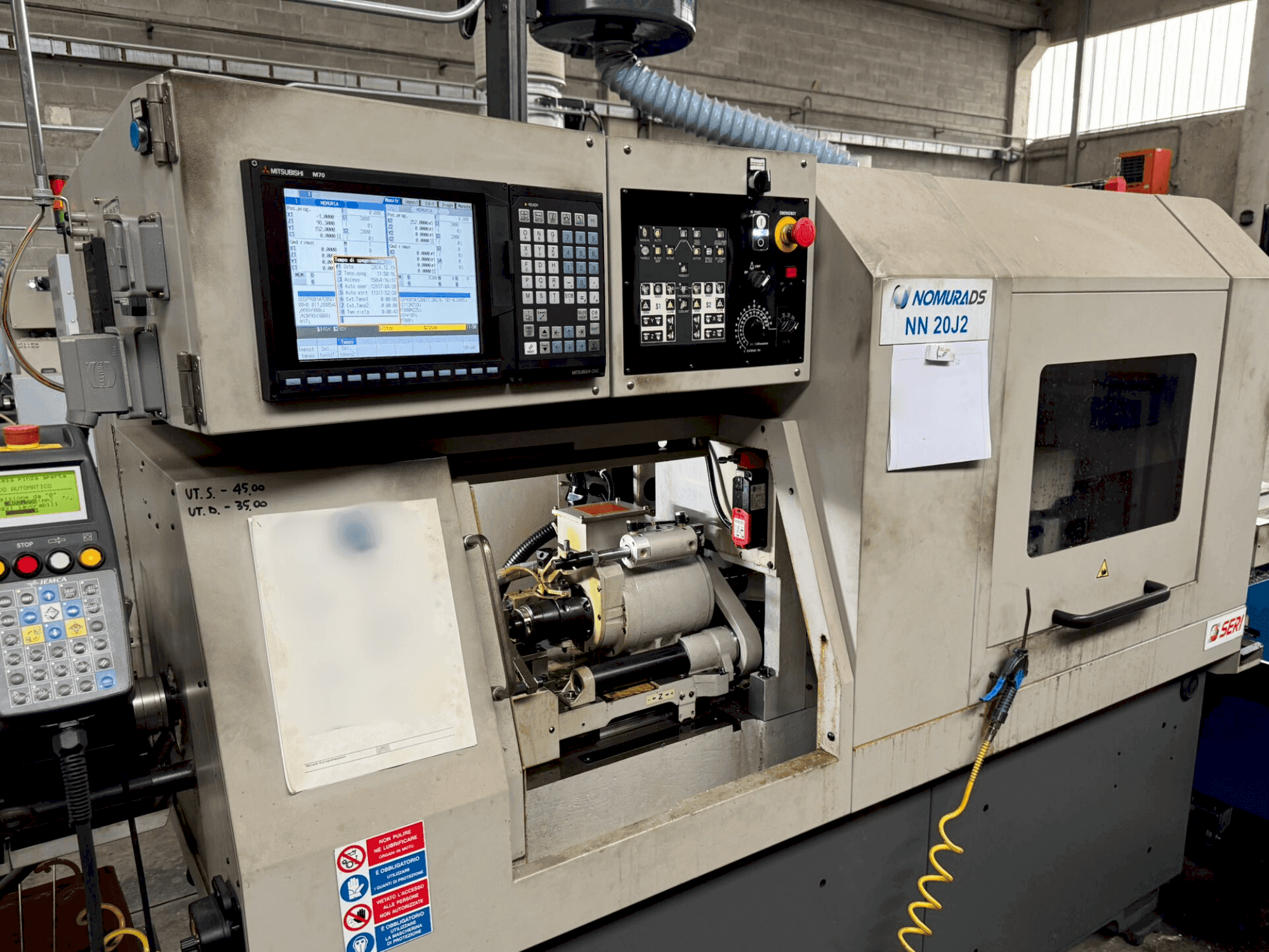 Prikaz  stroja NOMURA NN-20 J2  sprijeda