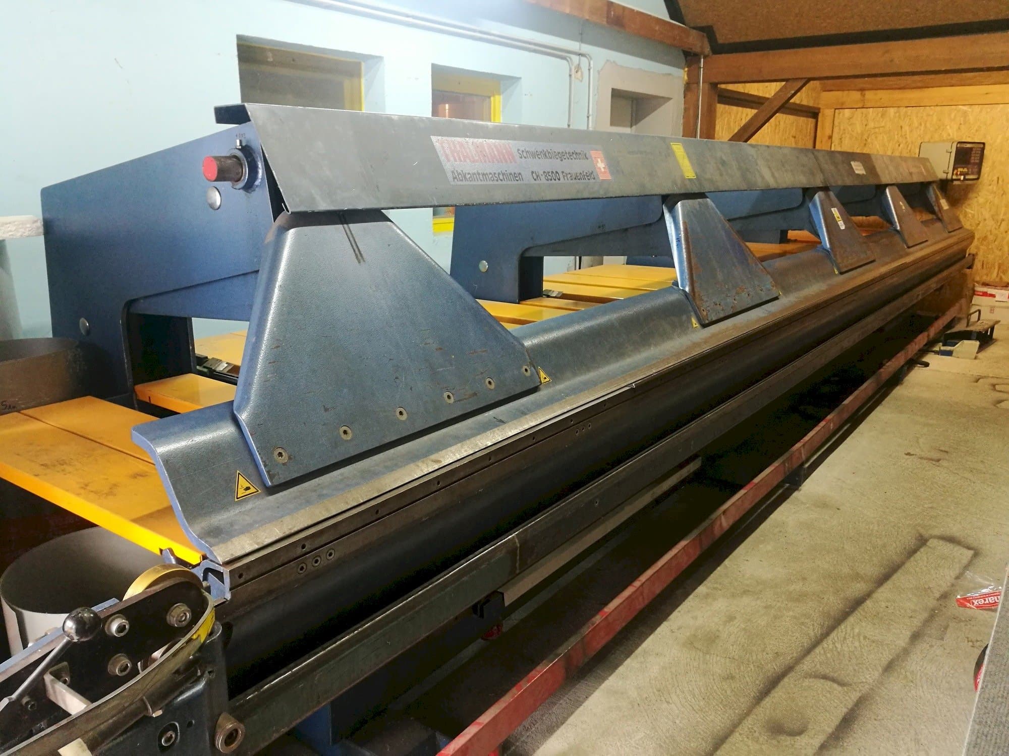 Prikaz  stroja Thalmann Thako 15-8.2M  sprijeda