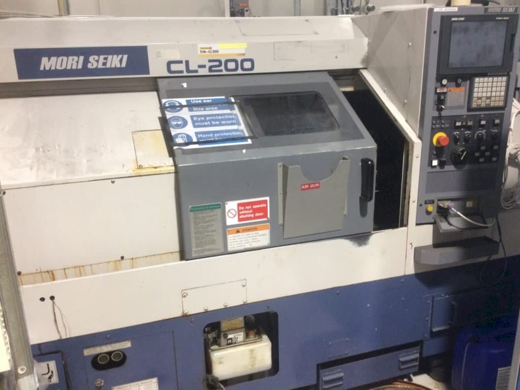 Prikaz  stroja MORI SEIKI CL-200  sprijeda
