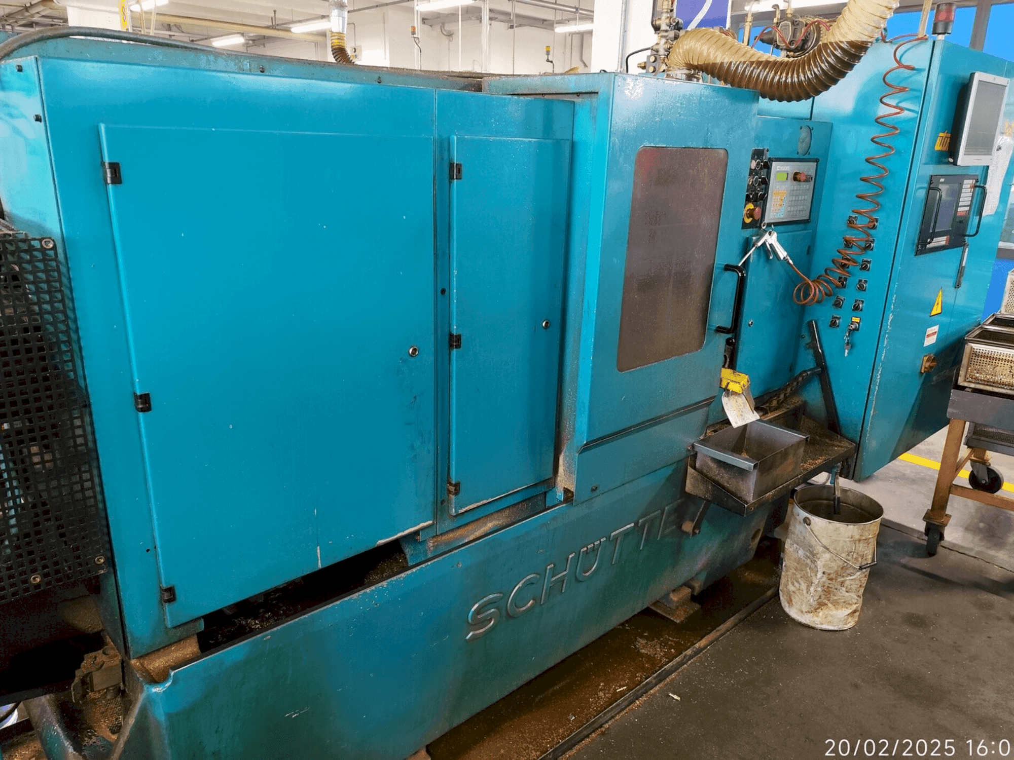 Prikaz  stroja Schütte  SE16  sprijeda