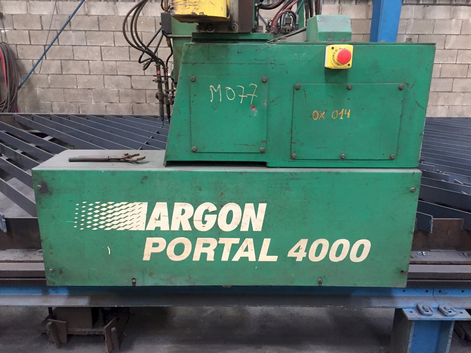 Prikaz  stroja ARGON PORTAL 4000  sprijeda