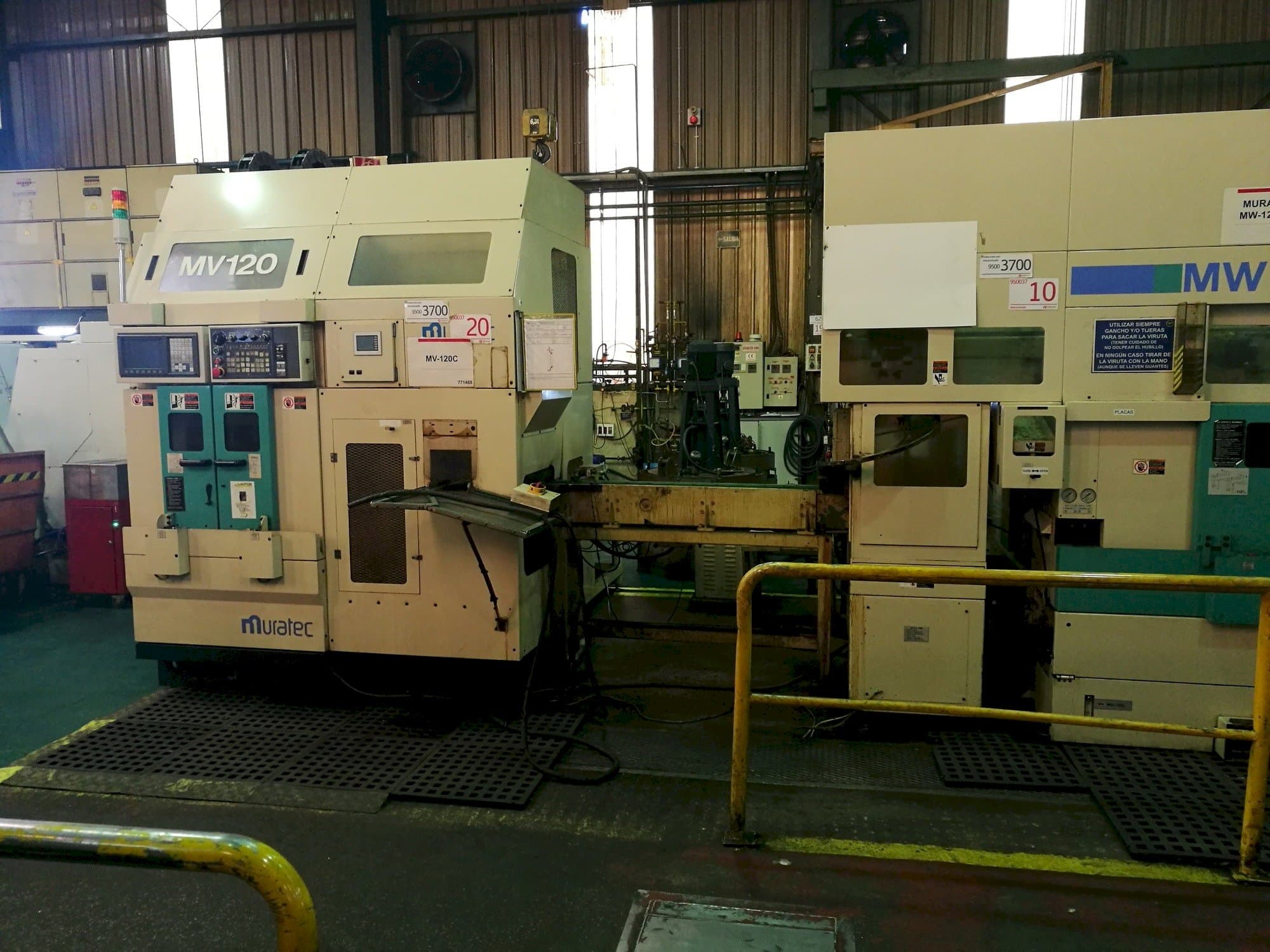 Prikaz  stroja Muratec MV120  sprijeda