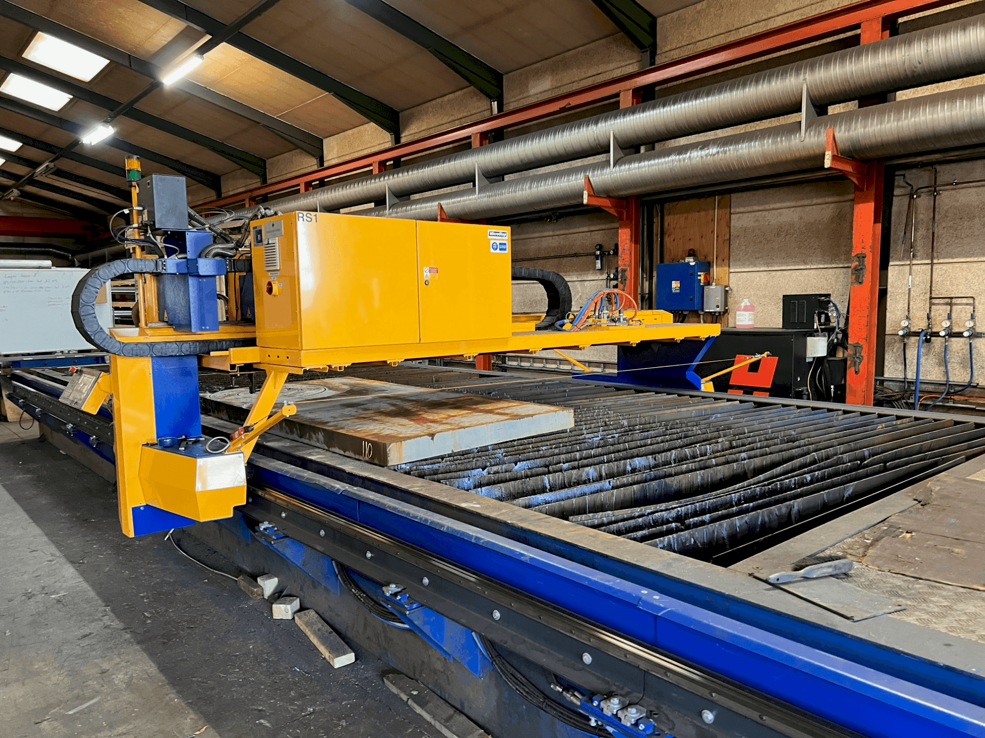 Prikaz  stroja MicroStep MasterCut X 9001.30PG  sprijeda