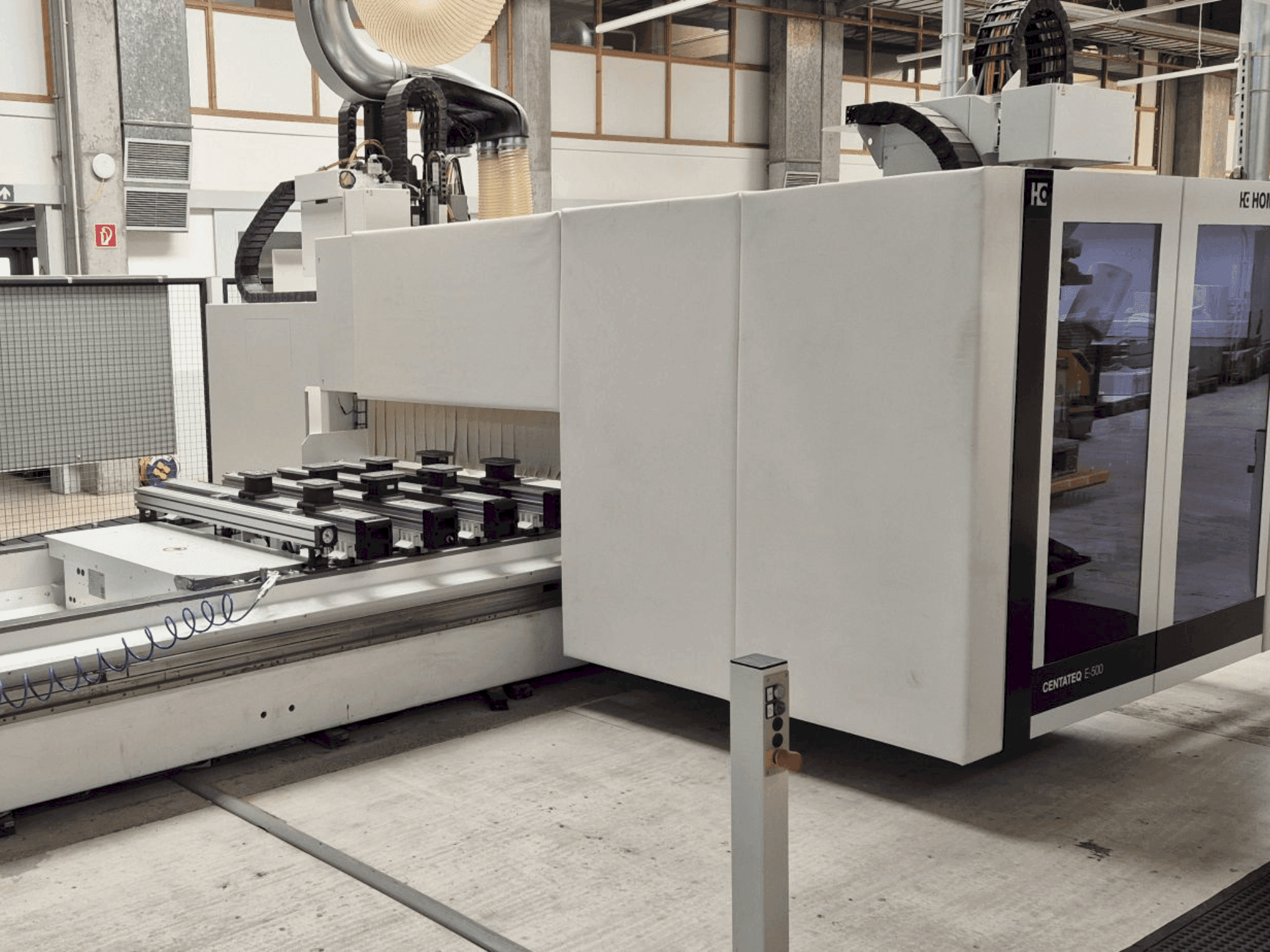 Prikaz  stroja HOMAG CENTATEQ E-500  sprijeda