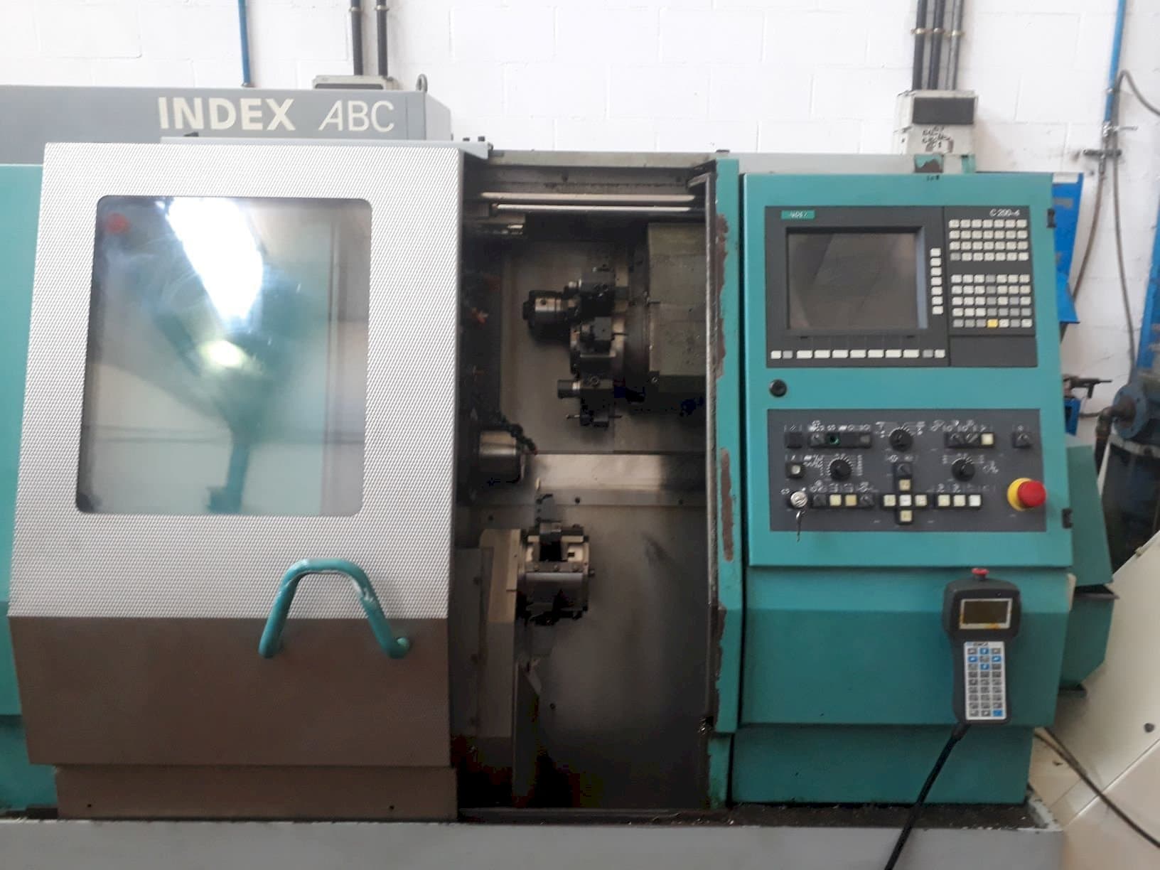 Prikaz  stroja Index ABC  sprijeda