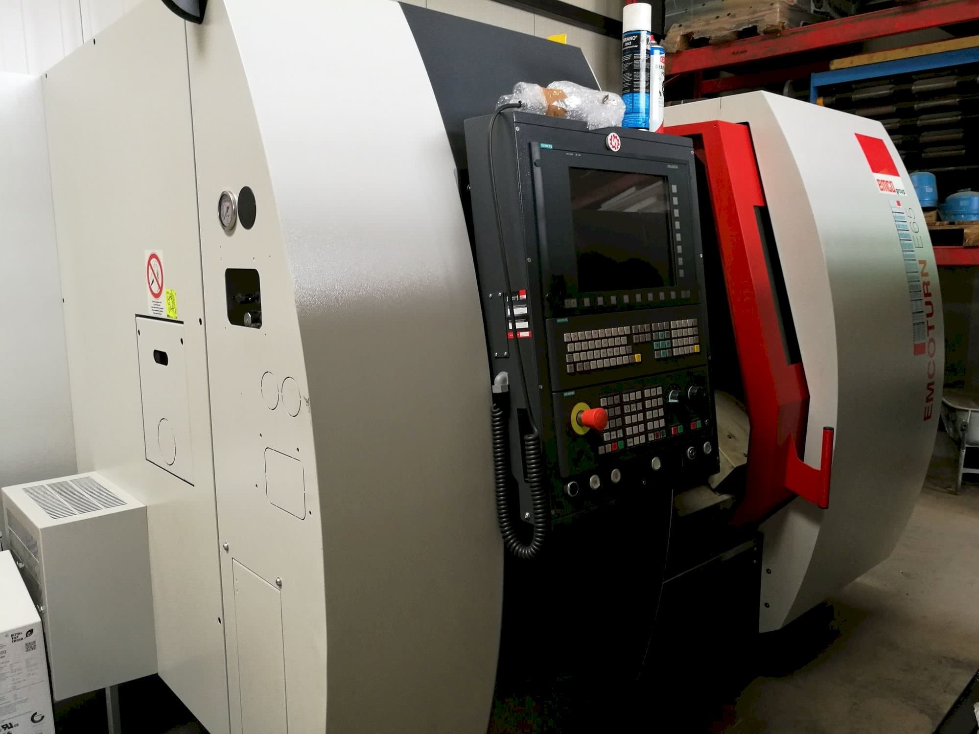 Prikaz  stroja EMCO Emcoturn E65  sprijeda
