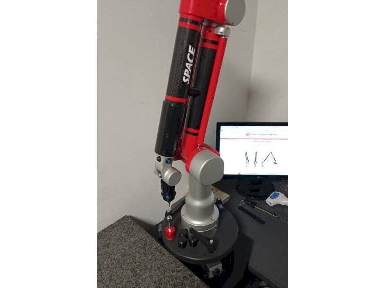 Prikaz  stroja Tomelleri Engineering Space - 6 Axes  sprijeda