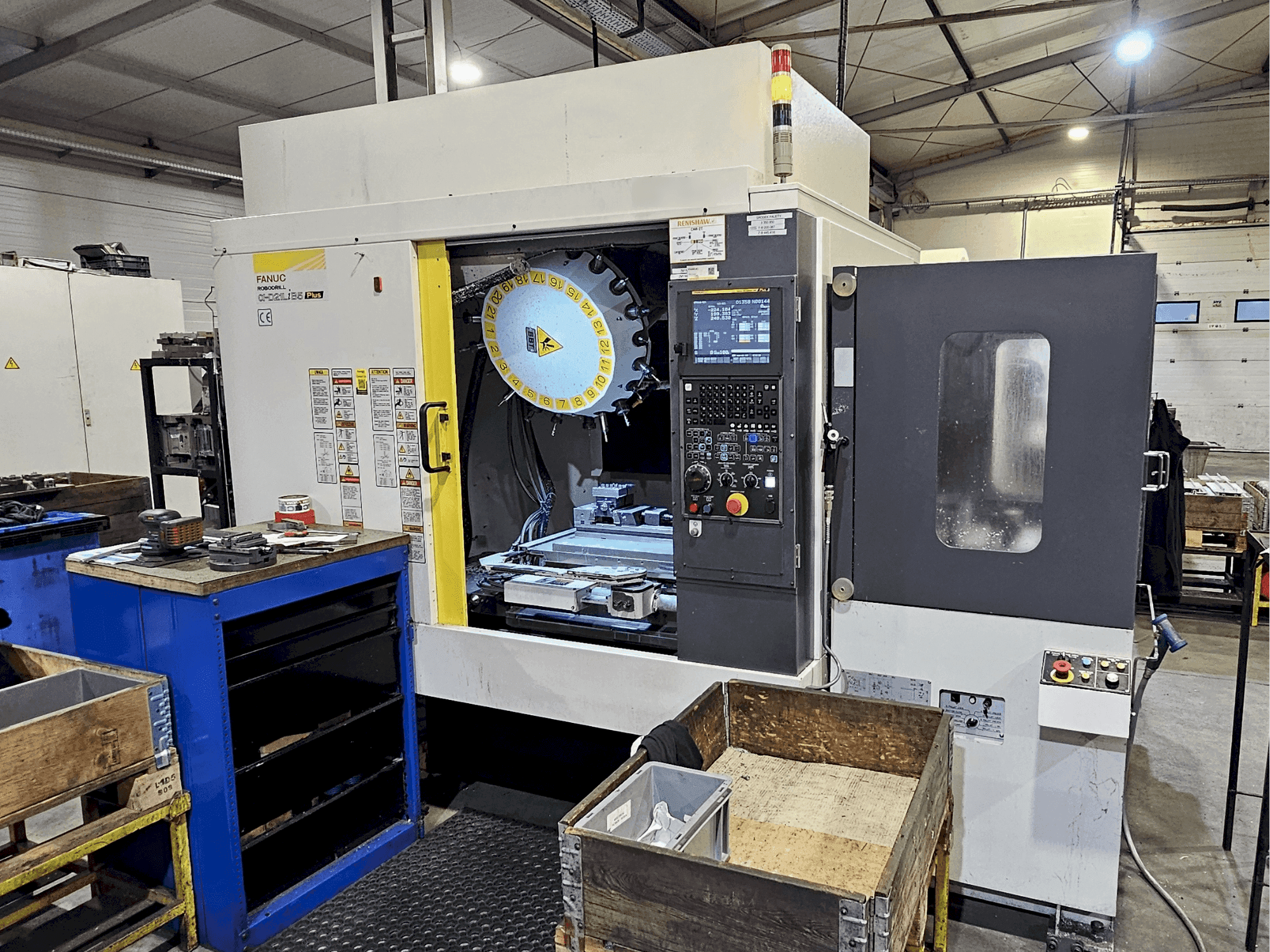 Prikaz  stroja FANUC Robodrill α-D21L iB 5 Plus  sprijeda
